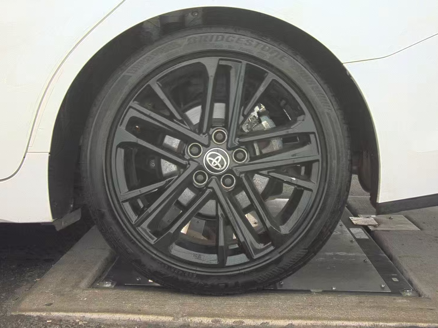 2025 Toyota Camry SE FWD