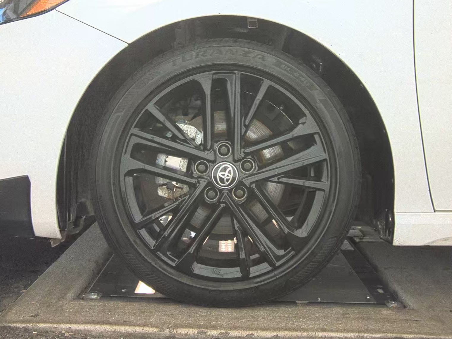 2025 Toyota Camry SE FWD