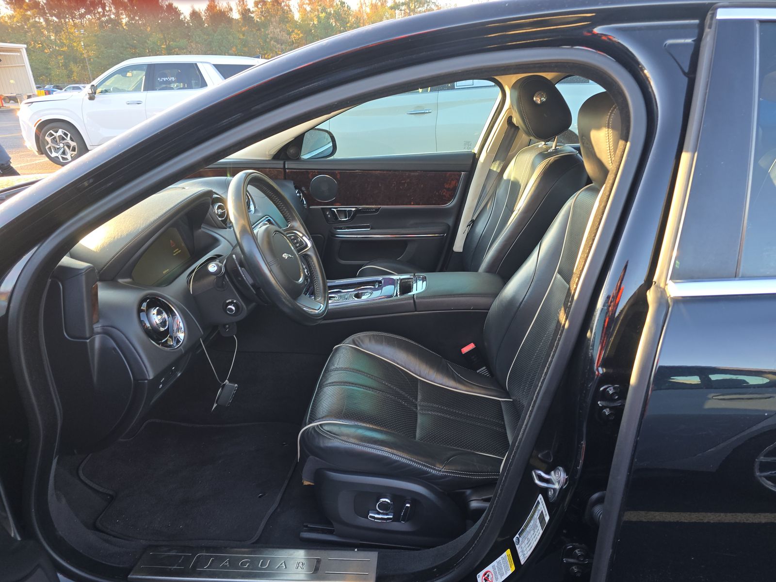 2016 Jaguar XJ R-Sport RWD