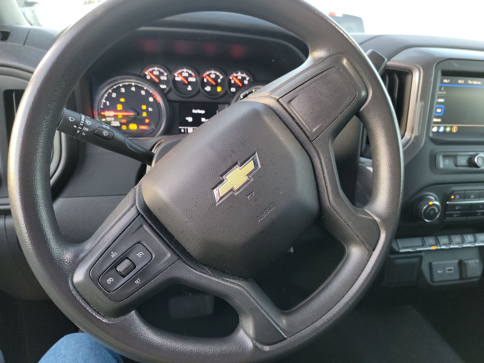 2022 Chevrolet Silverado 1500 Custom AWD