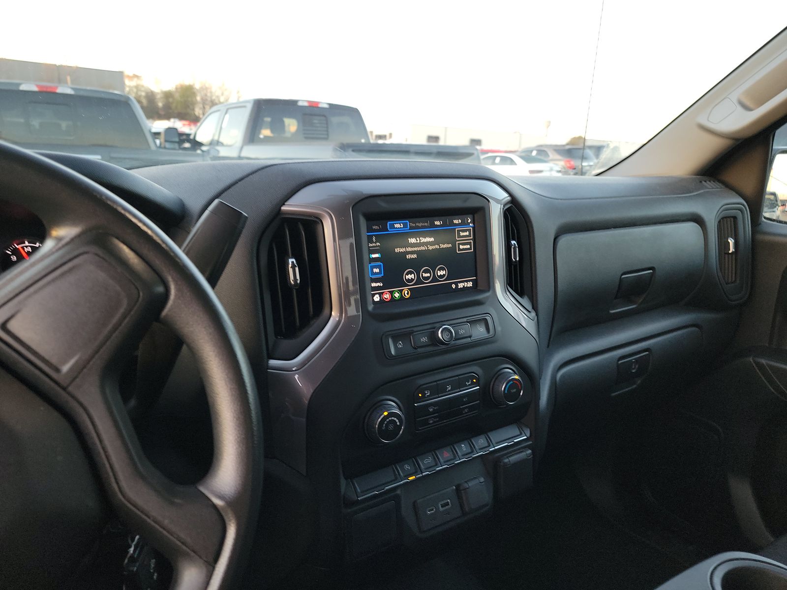 2022 Chevrolet Silverado 1500 Custom AWD
