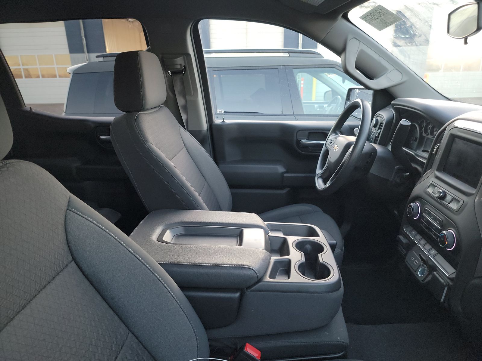 2023 Chevrolet Silverado 1500 Custom AWD