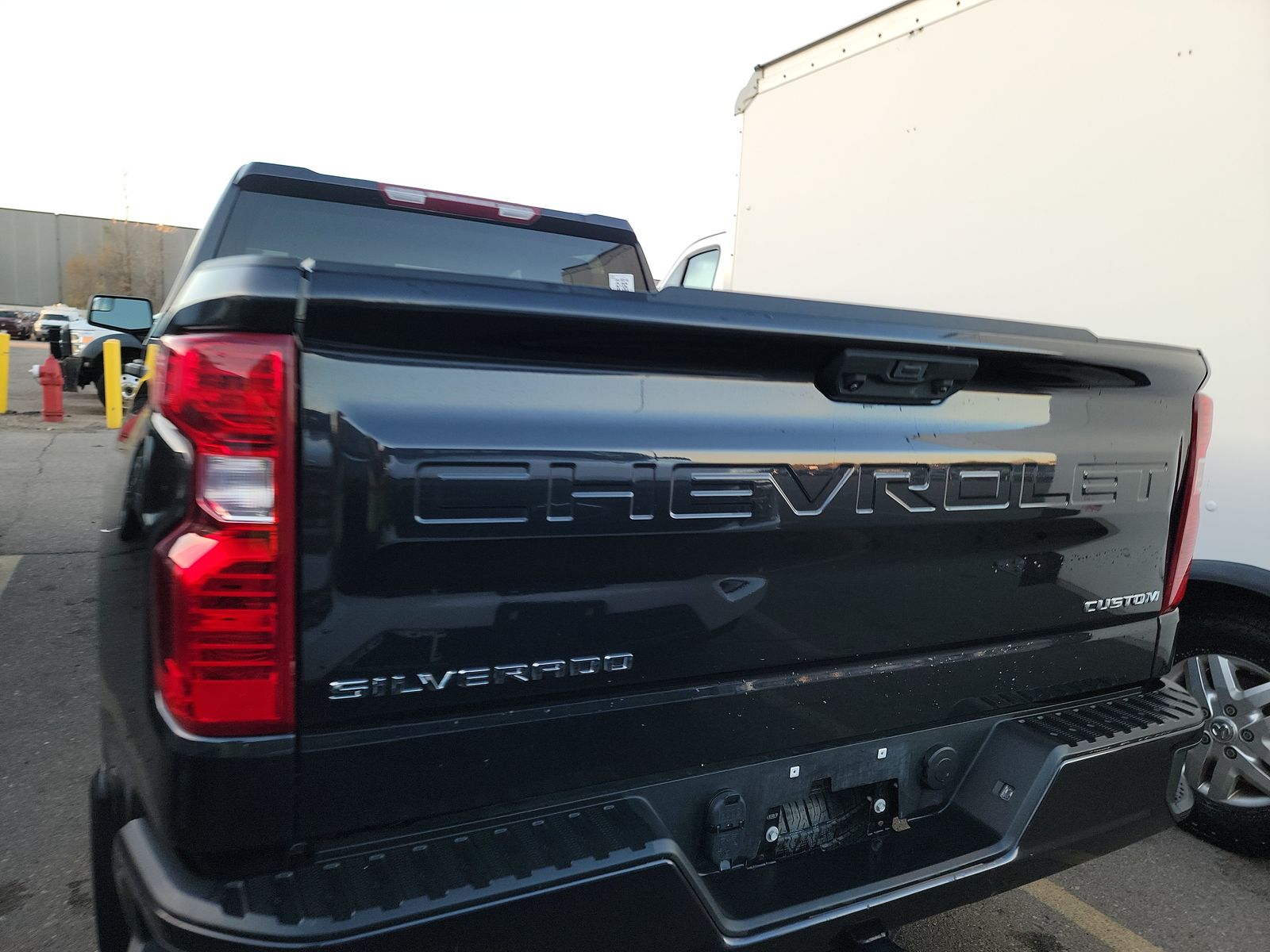 2023 Chevrolet Silverado 1500 Custom AWD