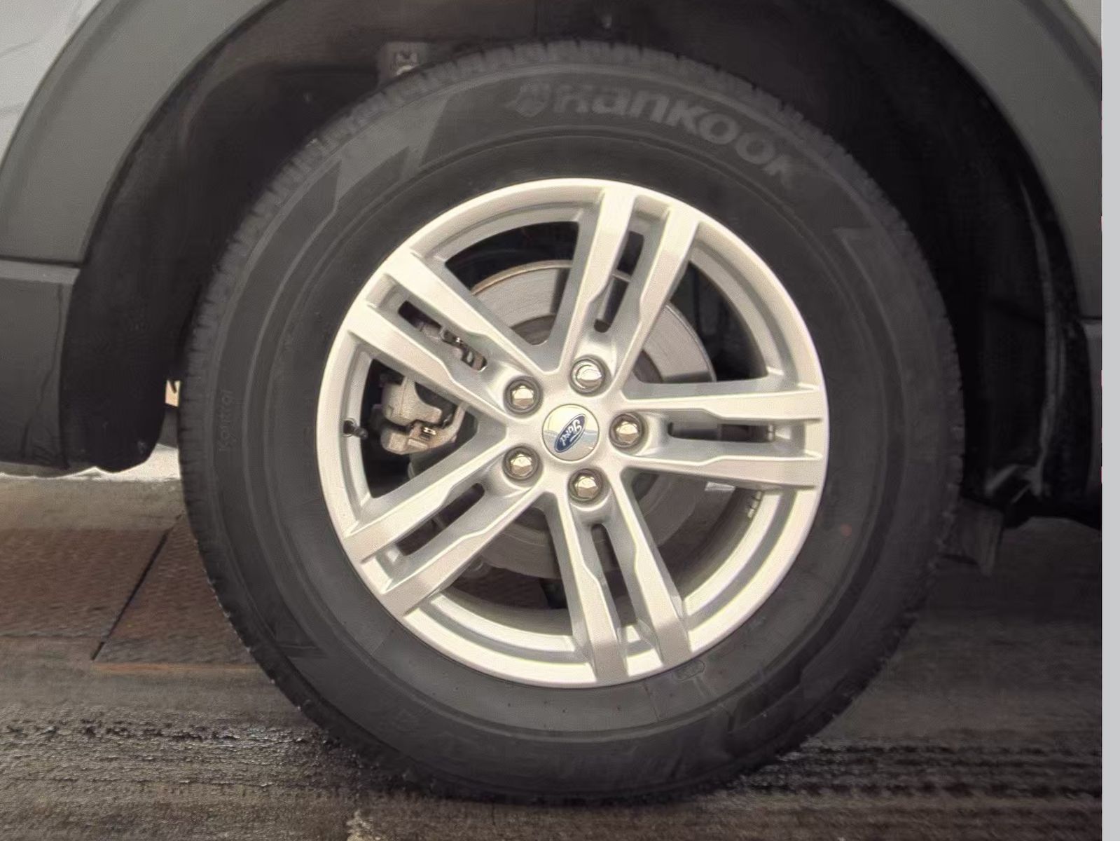 2023 Ford Explorer XLT AWD