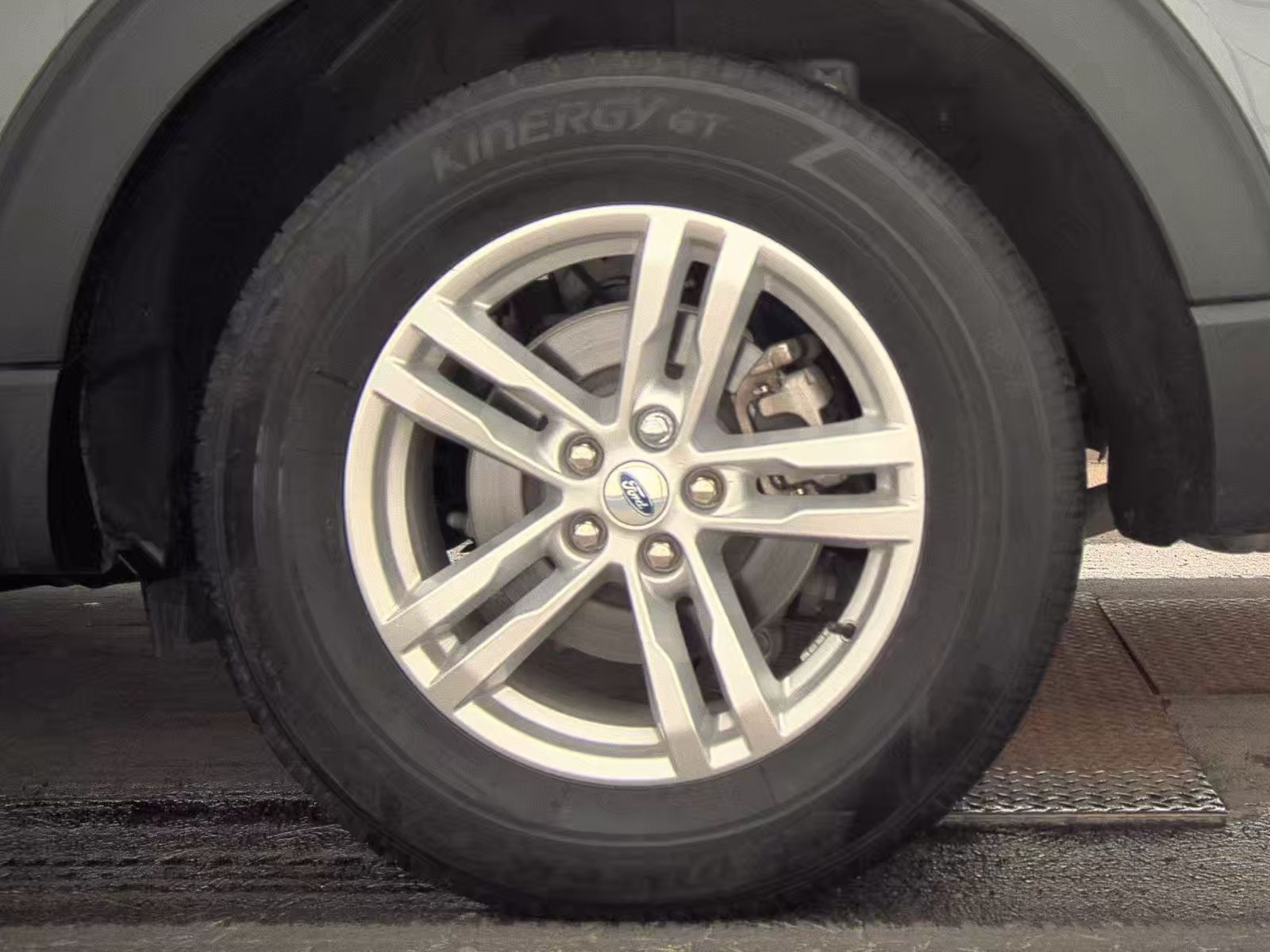 2023 Ford Explorer XLT AWD