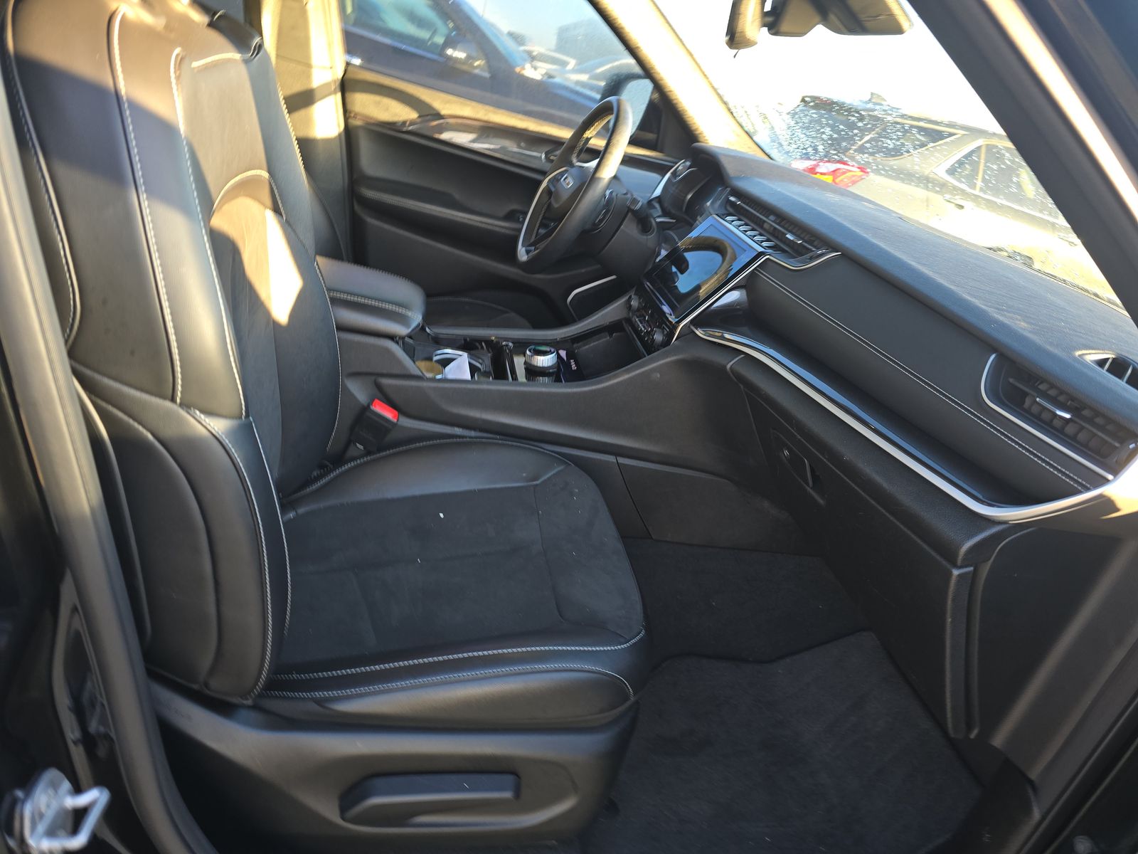 2022 Jeep Grand Cherokee Altitude AWD