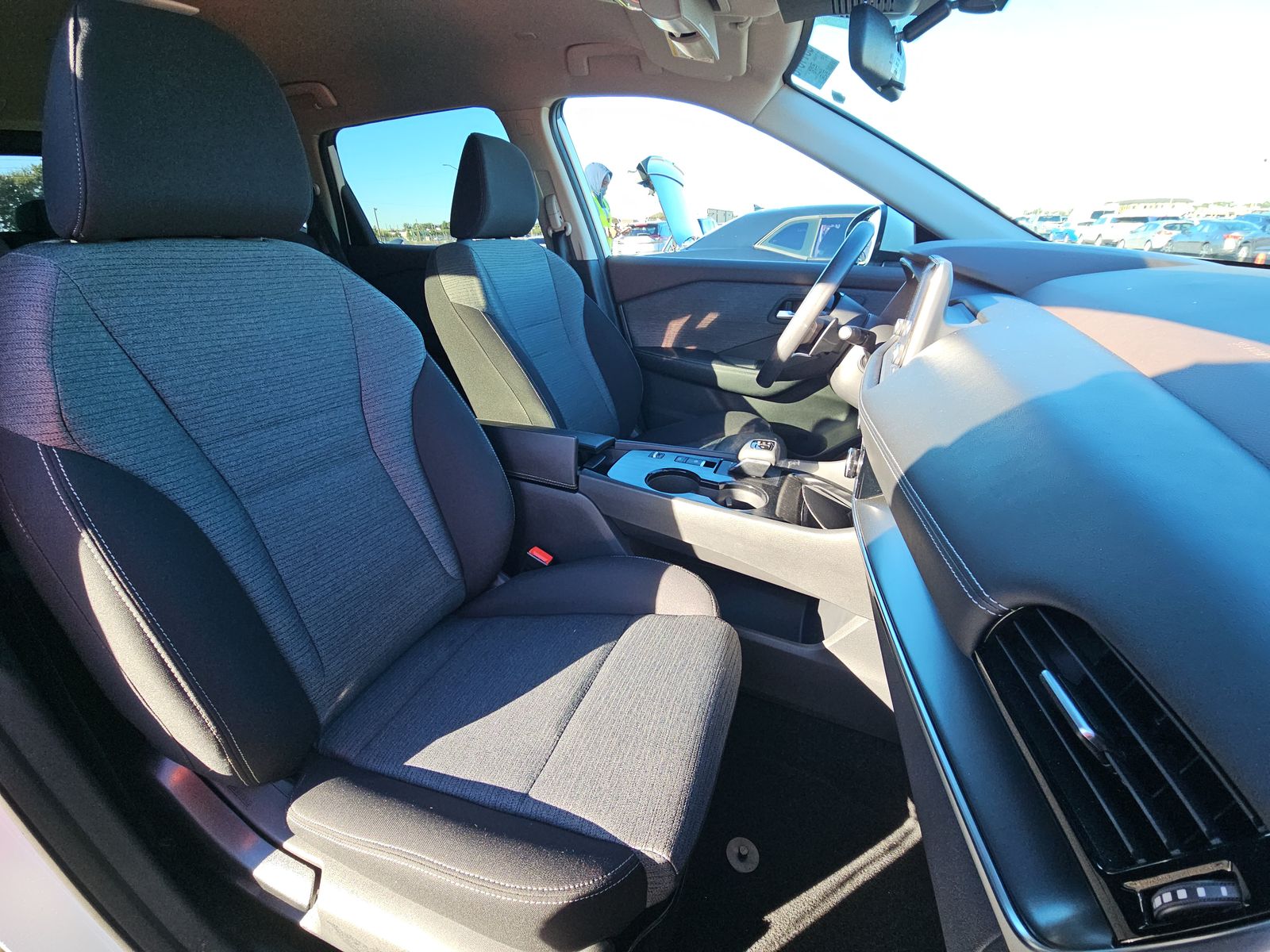 2023 Nissan Rogue SV FWD