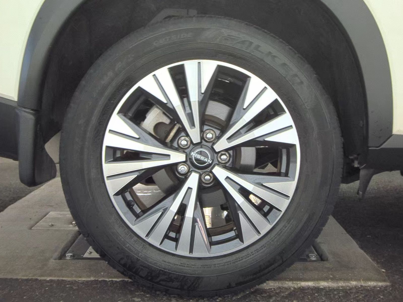 2023 Nissan Rogue SV FWD