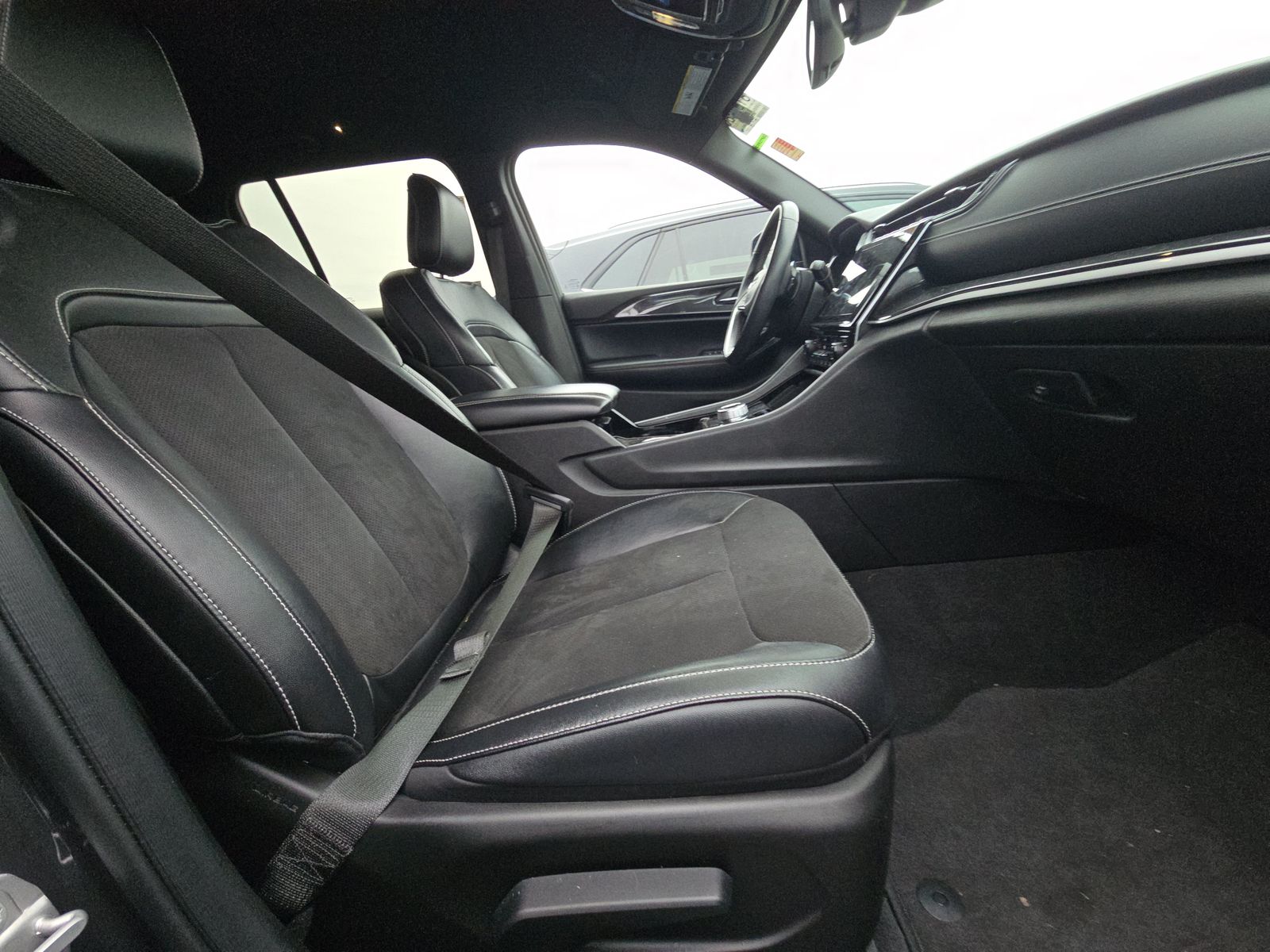 2022 Jeep Grand Cherokee Altitude AWD