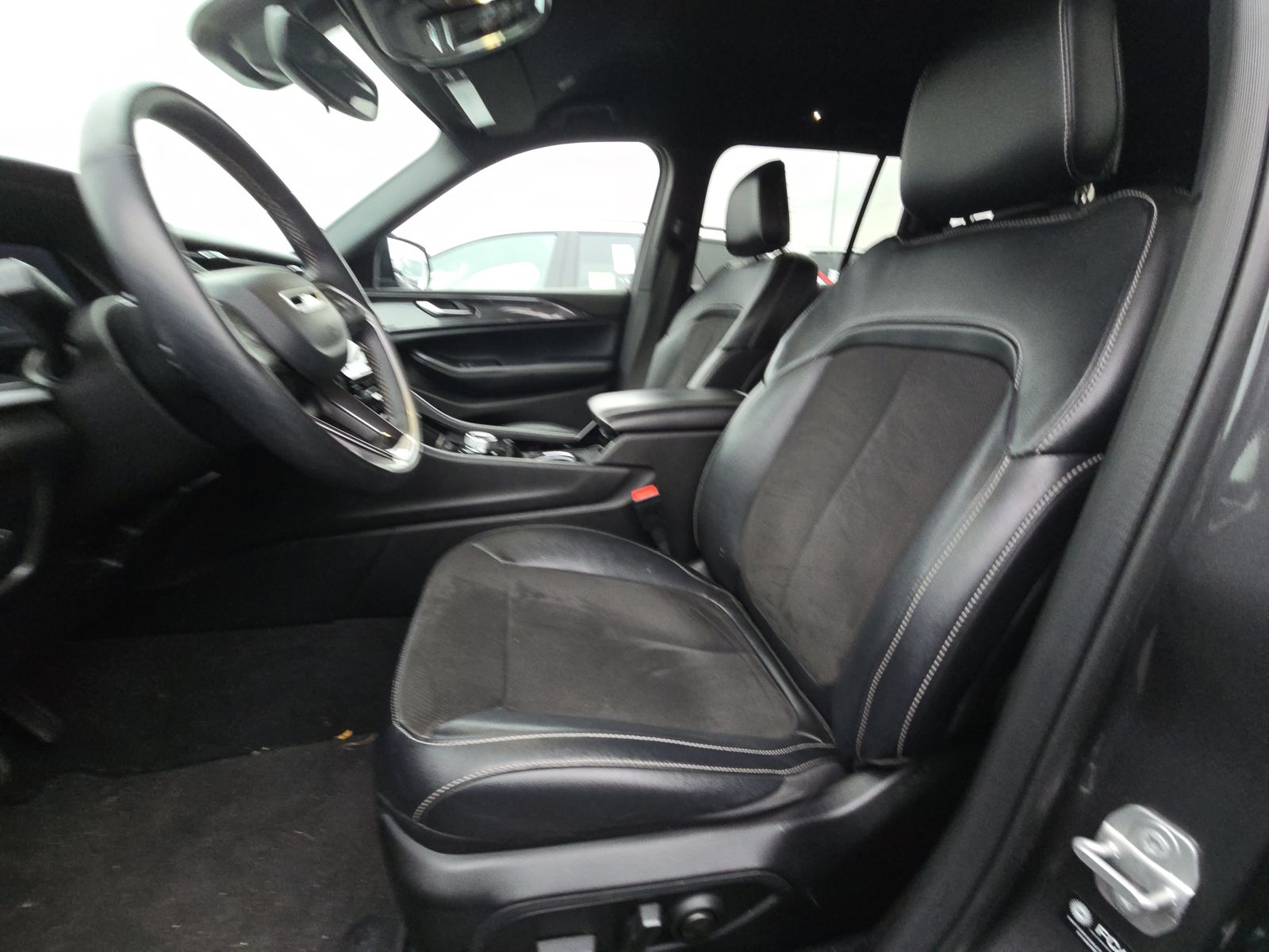 2022 Jeep Grand Cherokee Altitude AWD