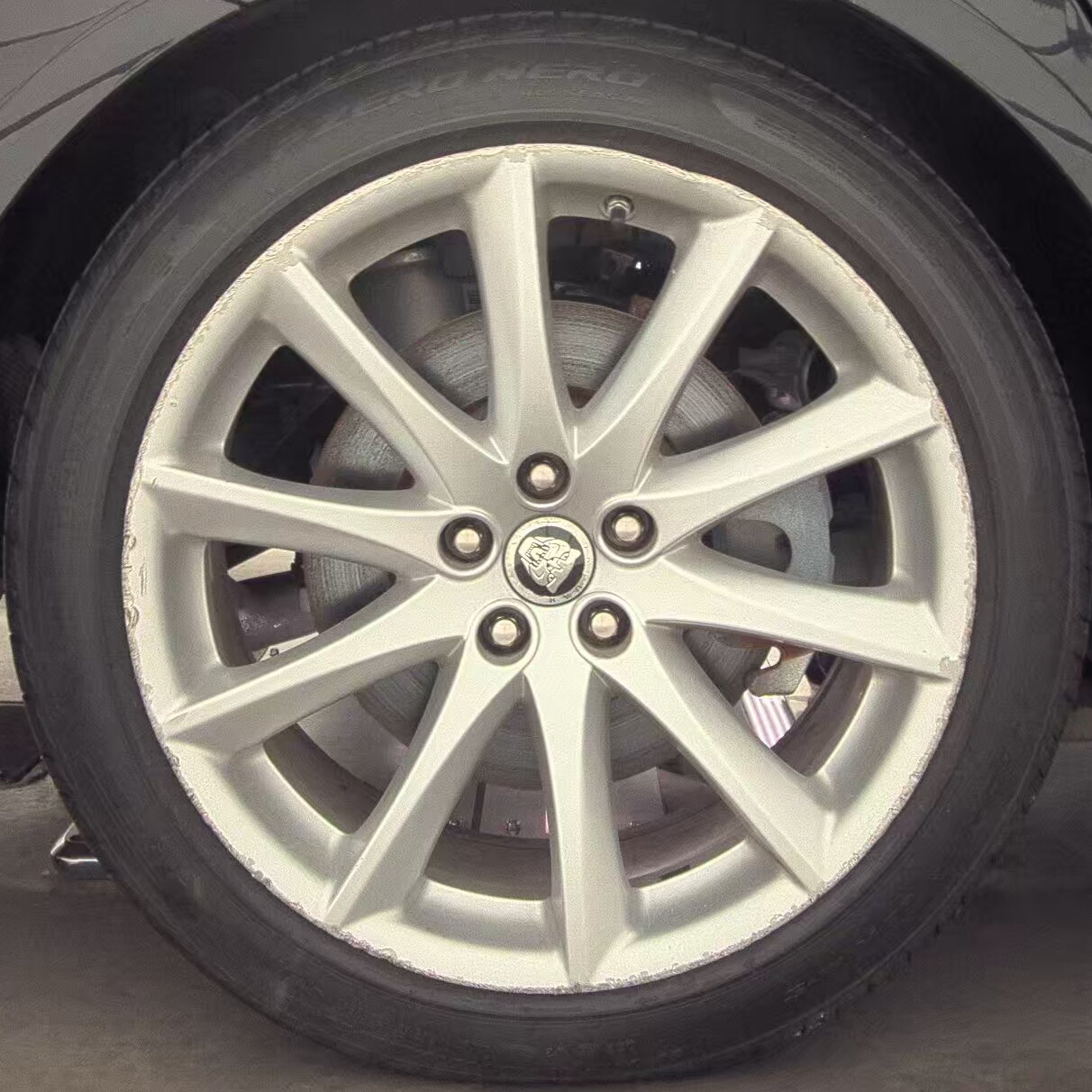 2016 Jaguar XJ R-Sport RWD