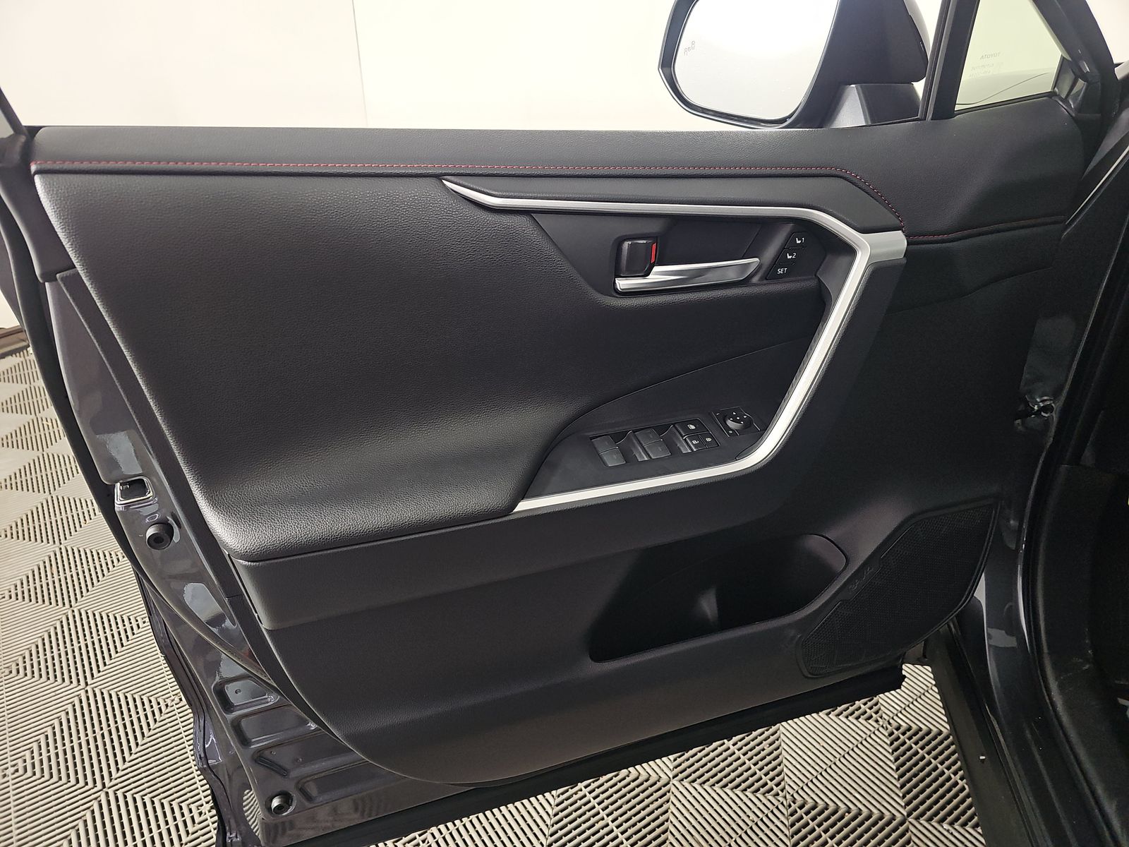 2025 Toyota RAV4 Plug-In Hybrid XSE AWD