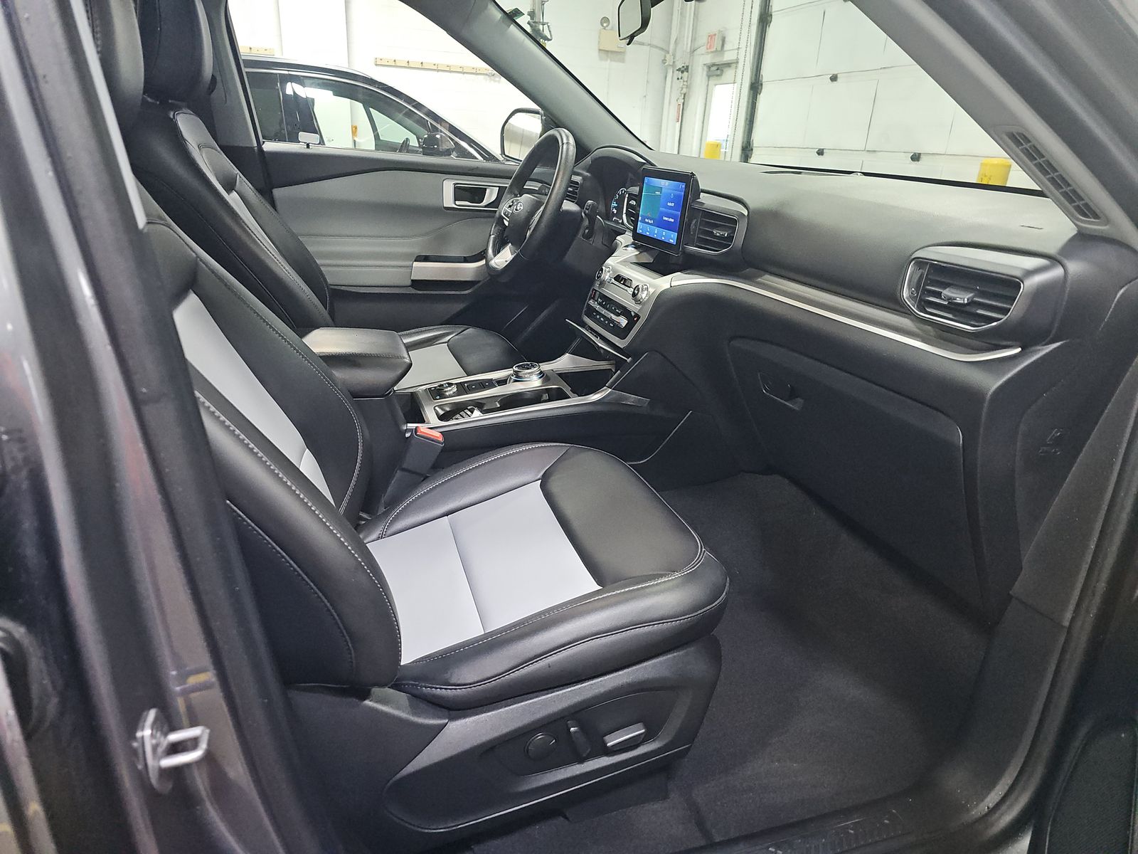 2022 Ford Explorer XLT AWD