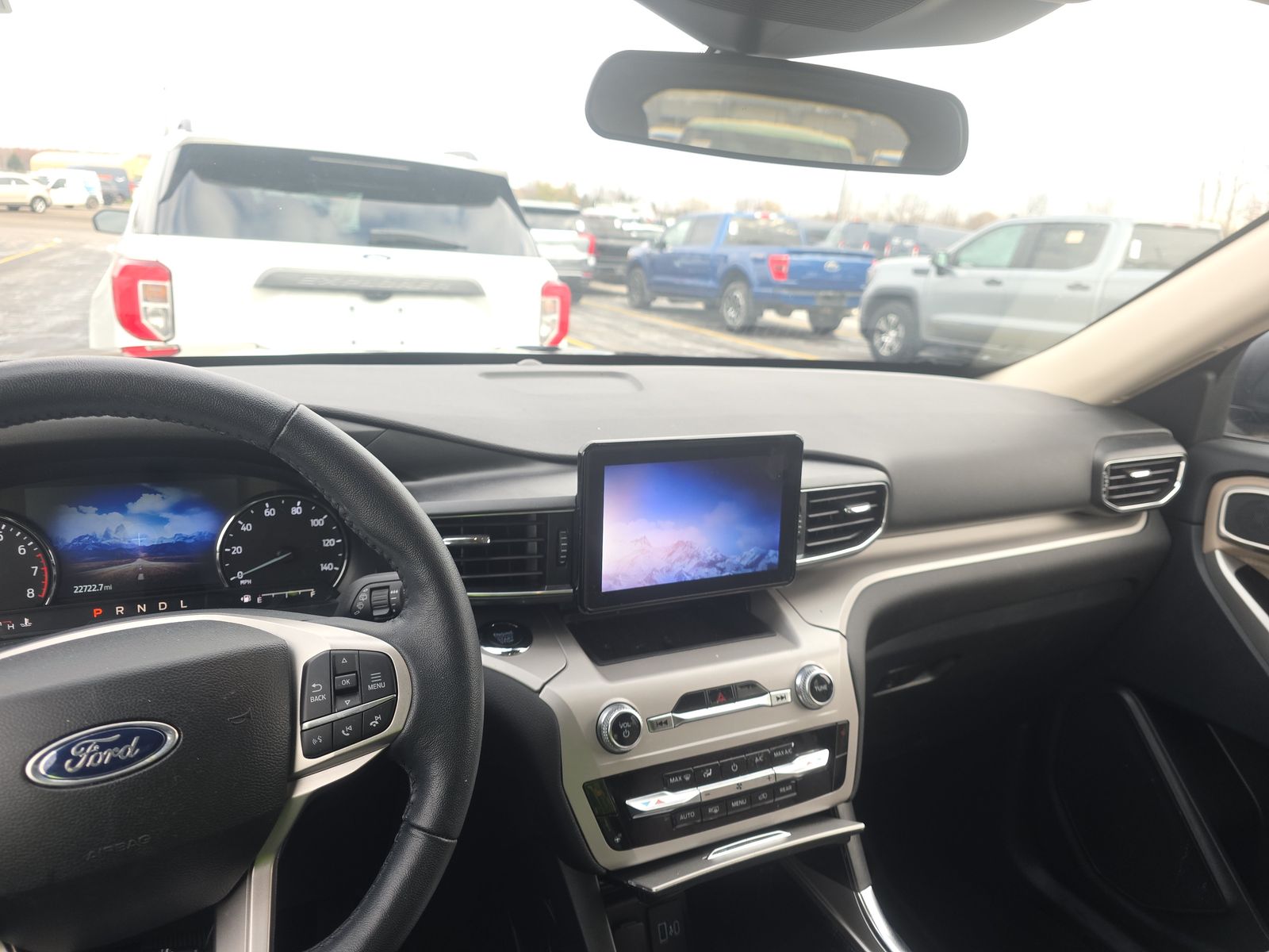 2023 Ford Explorer XLT AWD