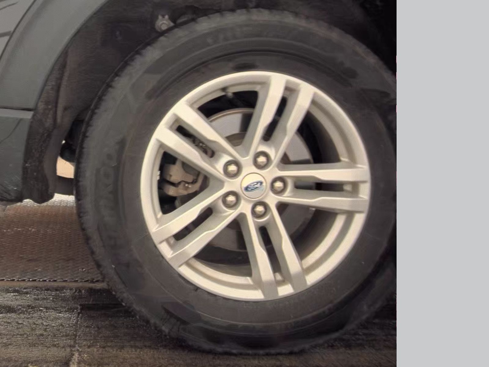 2023 Ford Explorer XLT AWD