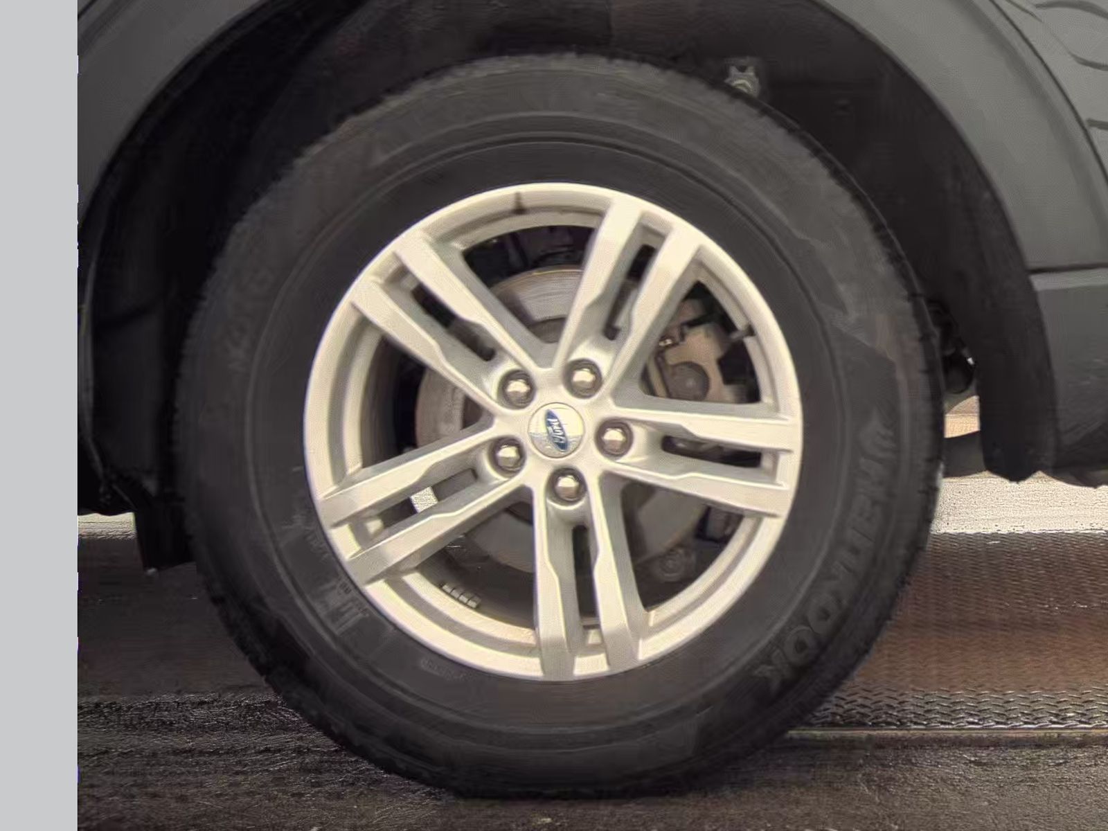 2023 Ford Explorer XLT AWD