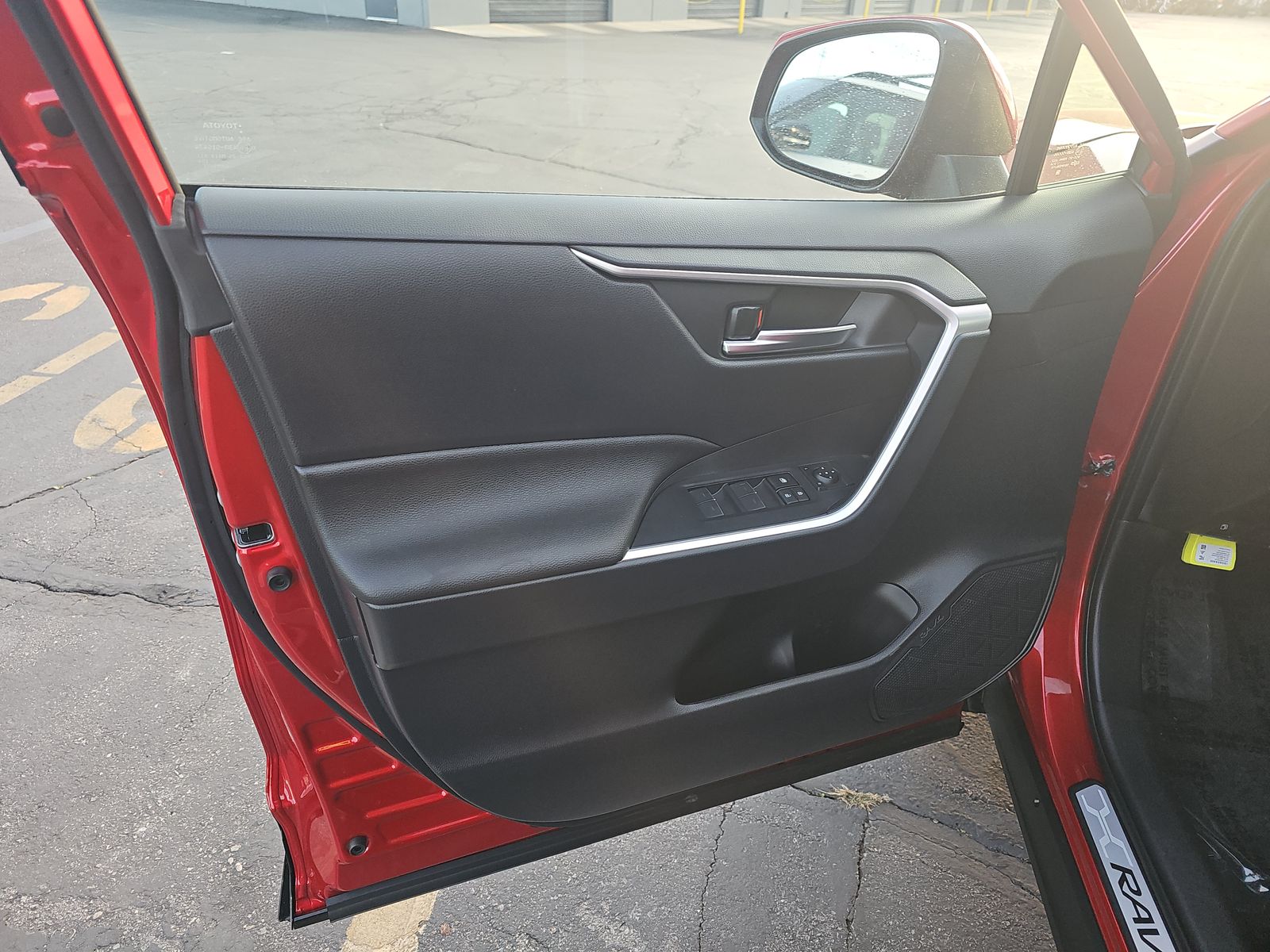 2025 Toyota RAV4 Plug-In Hybrid SE AWD