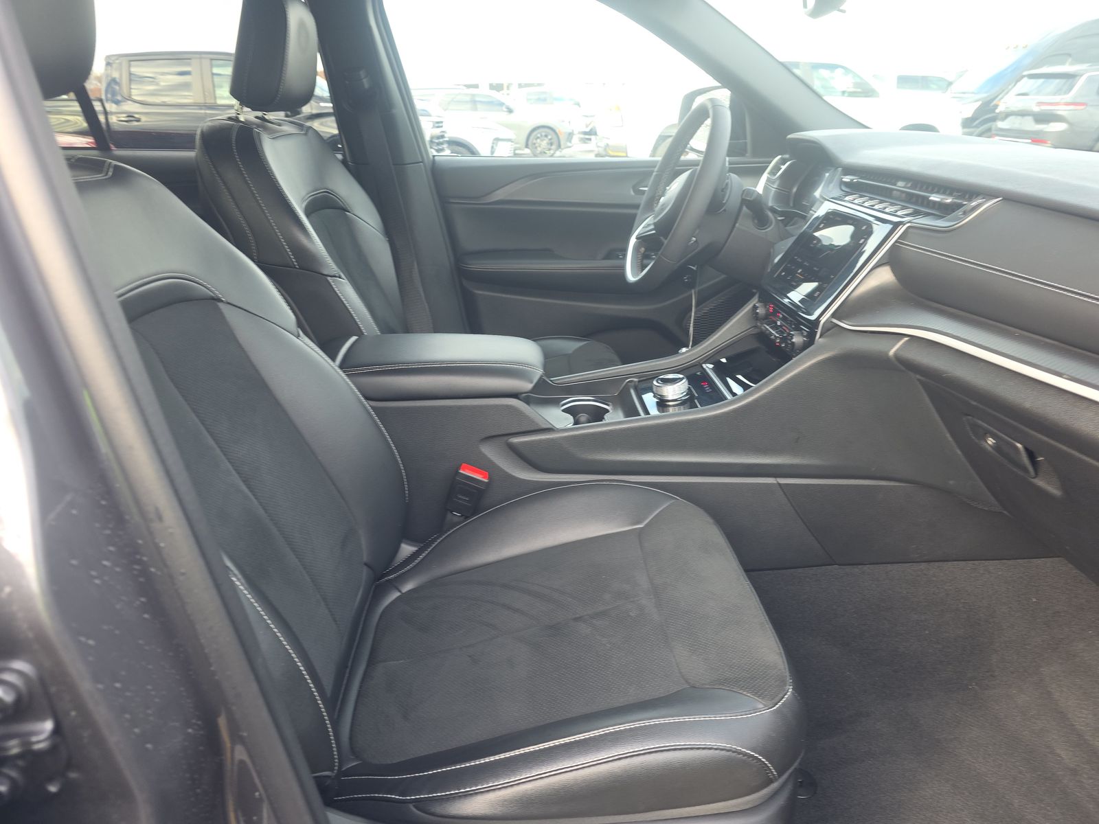 2024 Jeep Grand Cherokee Altitude AWD