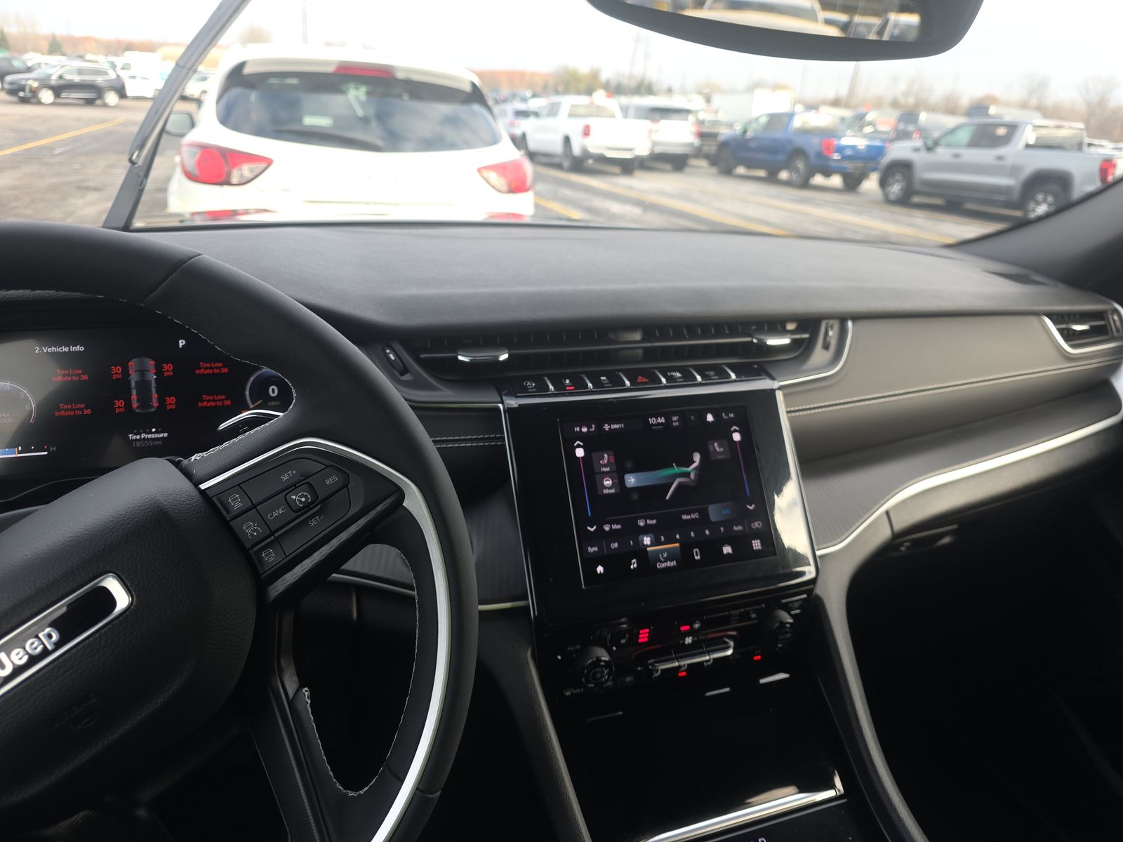 2024 Jeep Grand Cherokee Altitude AWD