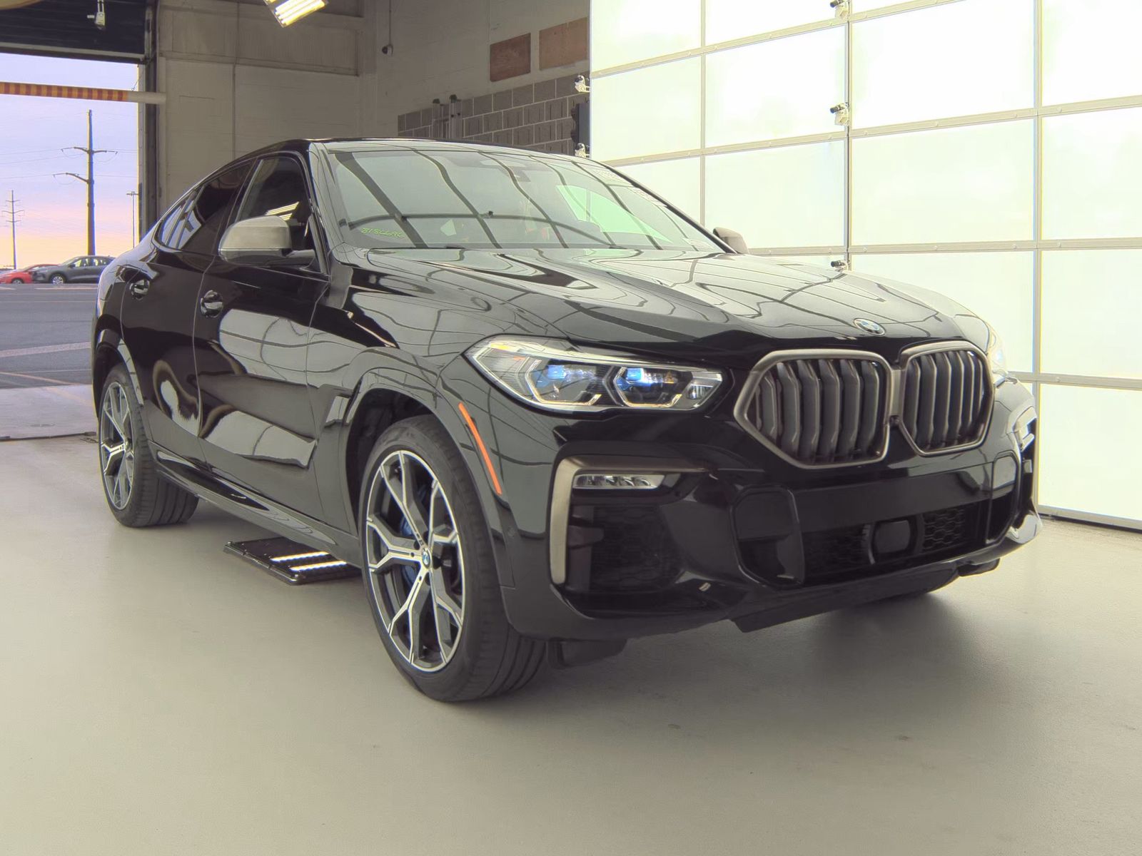 2021 BMW X6 M50i AWD