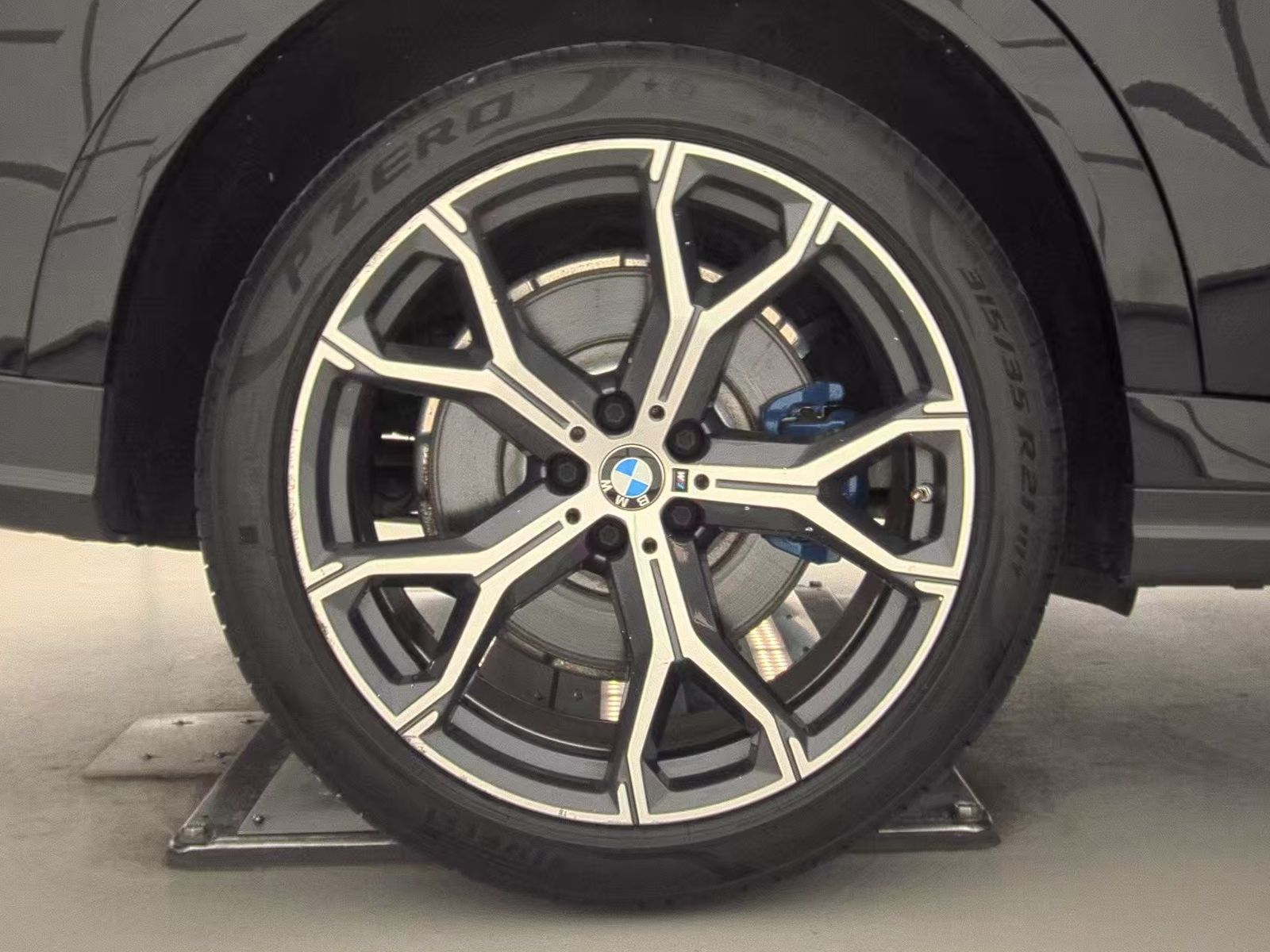 2021 BMW X6 M50i AWD