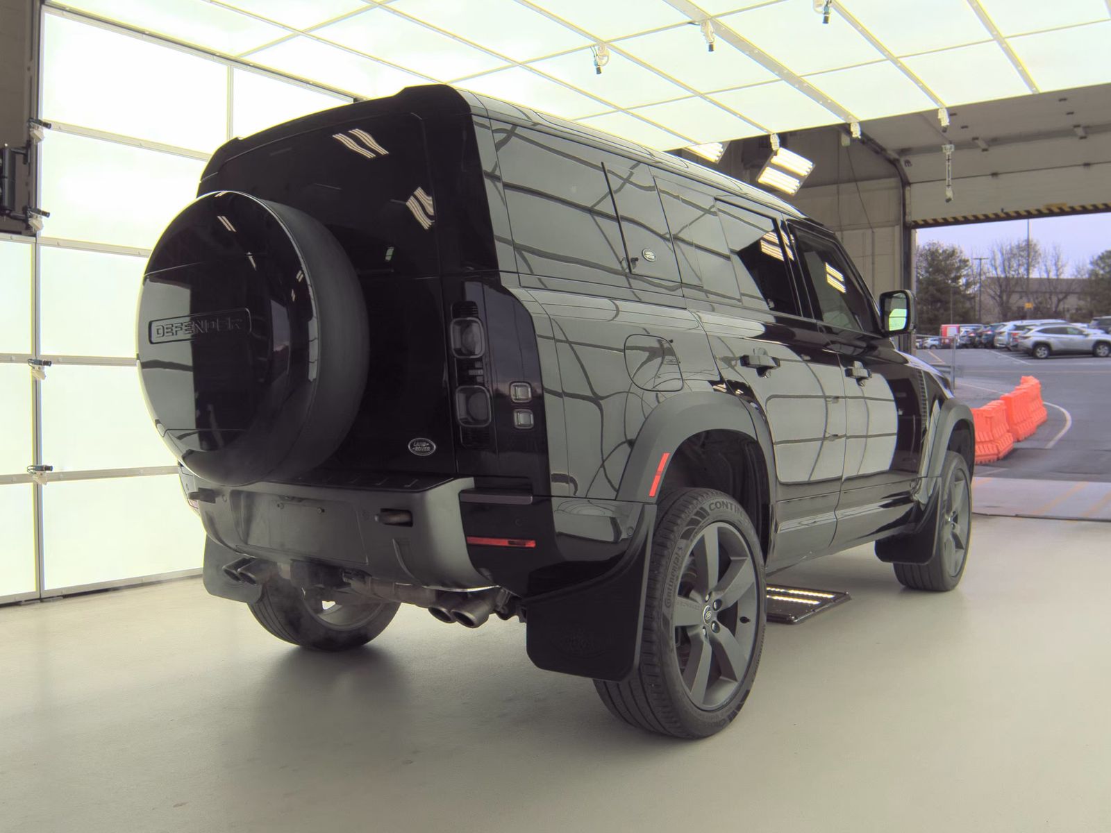 2023 Land Rover Defender 110 V8 AWD