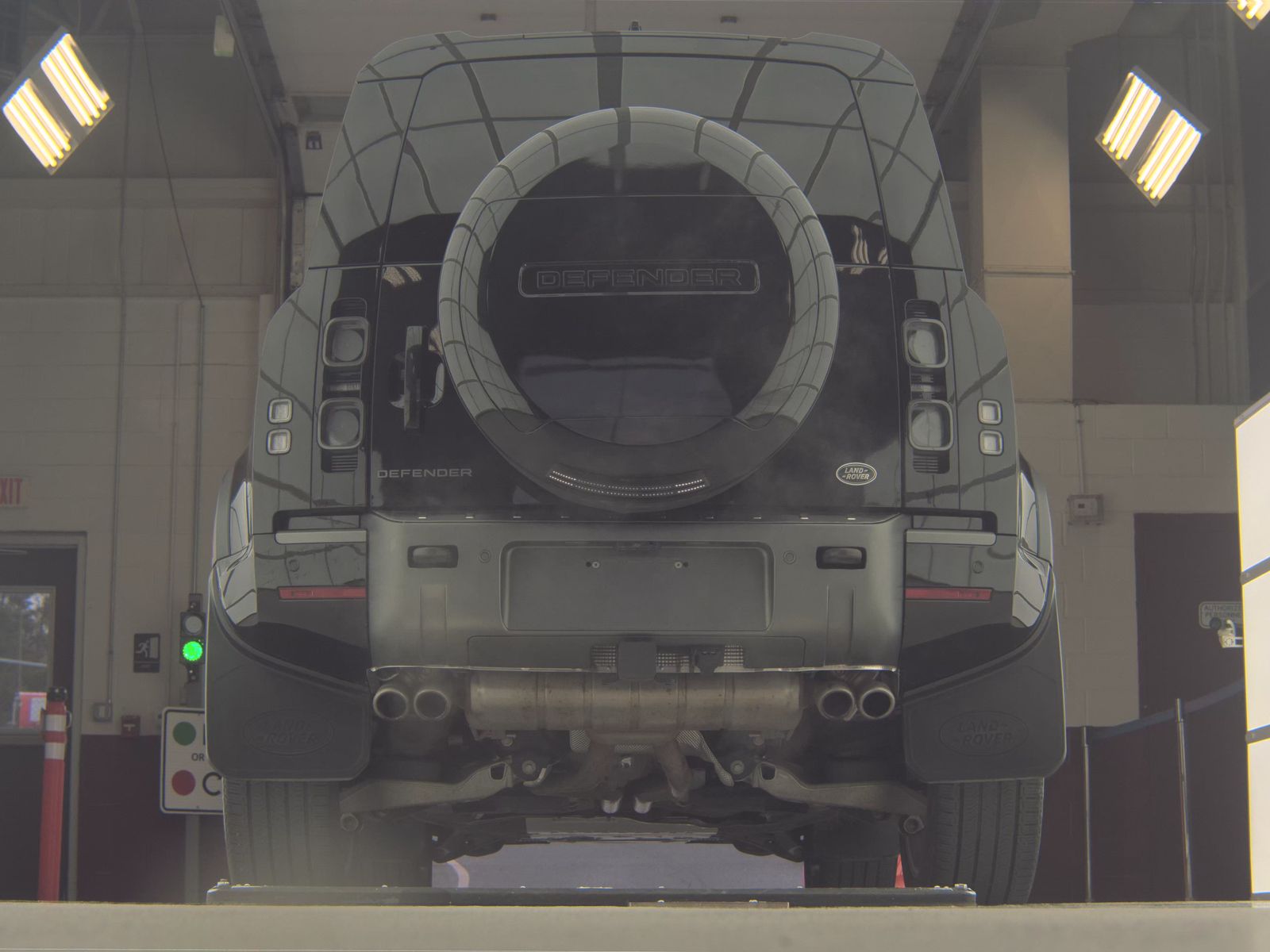 2023 Land Rover Defender 110 V8 AWD