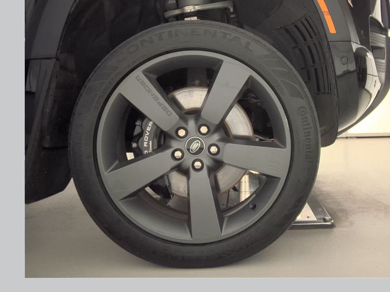 2023 Land Rover Defender 110 V8 AWD