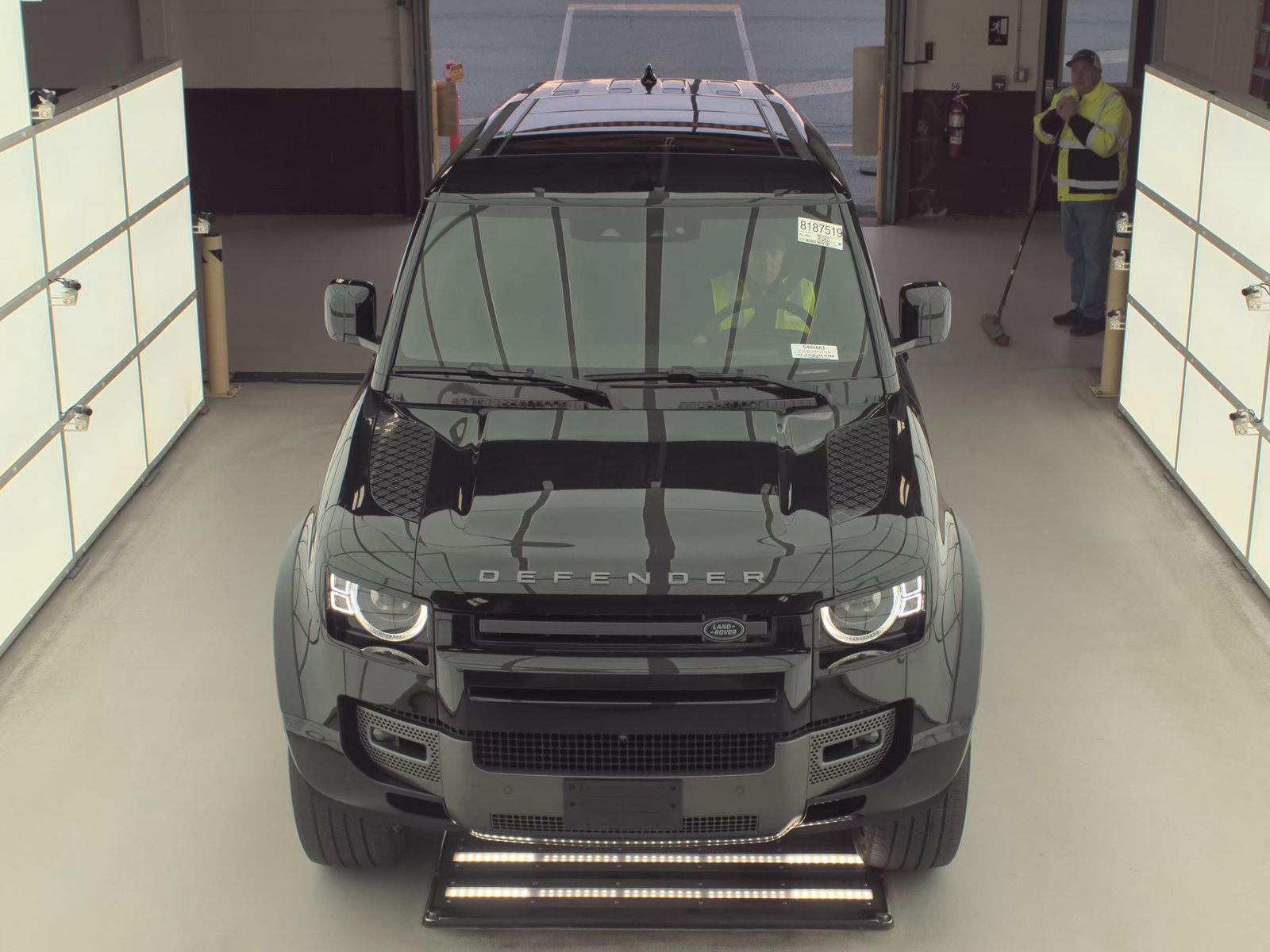 2023 Land Rover Defender 110 V8 AWD