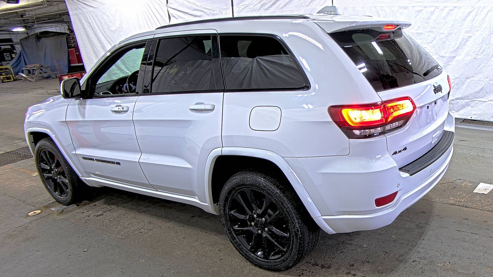 JEEP LAREDO X - 7