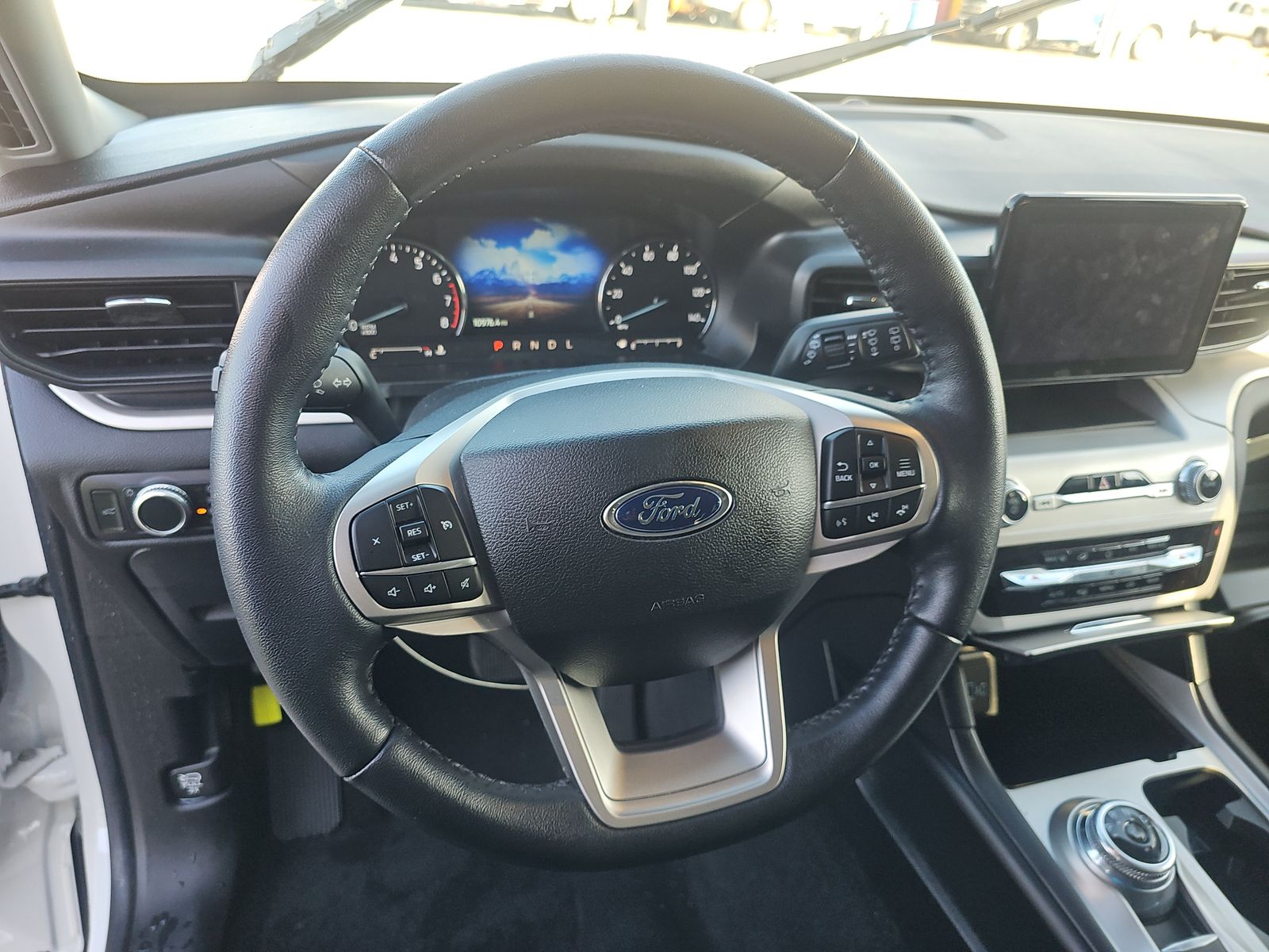 2022 Ford Explorer XLT RWD