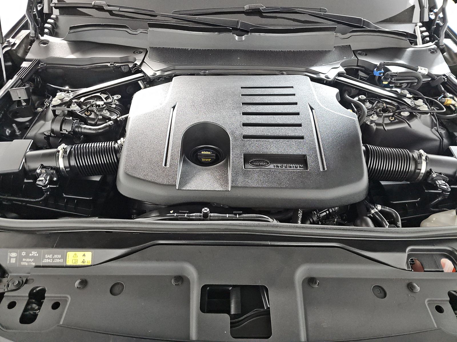 2022 Land Rover Discovery HSE R-Dynamic AWD