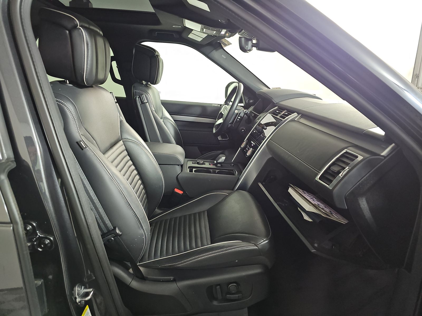 2022 Land Rover Discovery HSE R-Dynamic AWD