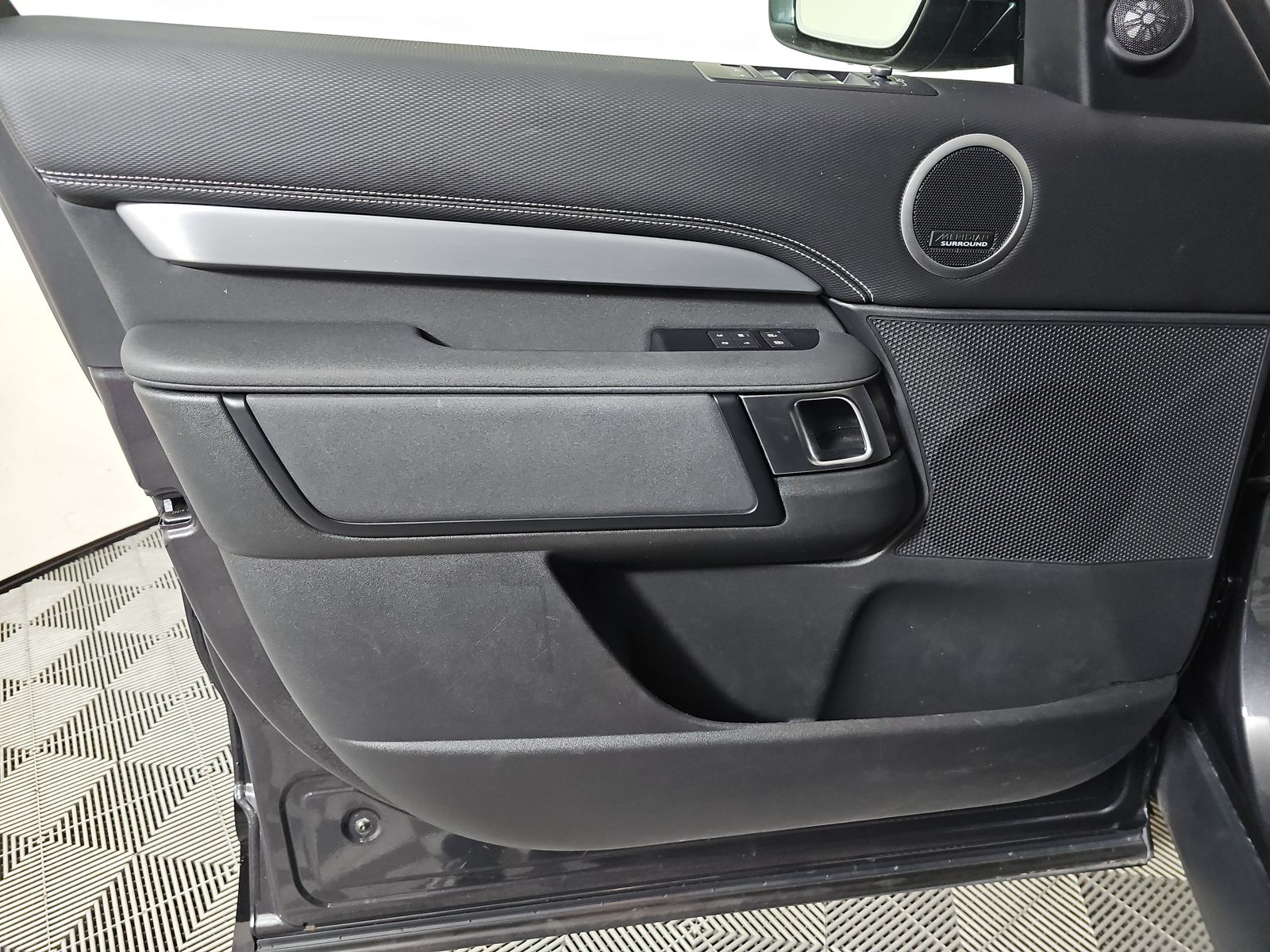 2022 Land Rover Discovery HSE R-Dynamic AWD