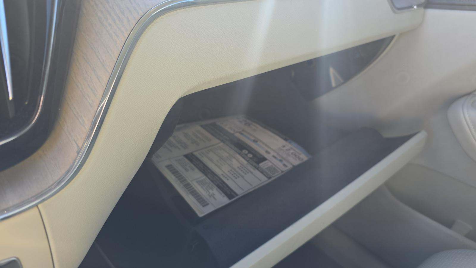 2022 Volvo XC60 B5 Inscription FWD