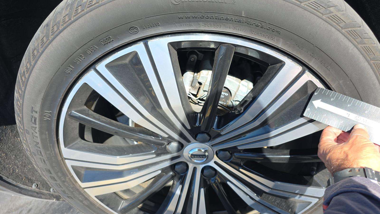 2022 Volvo XC60 B5 Inscription FWD