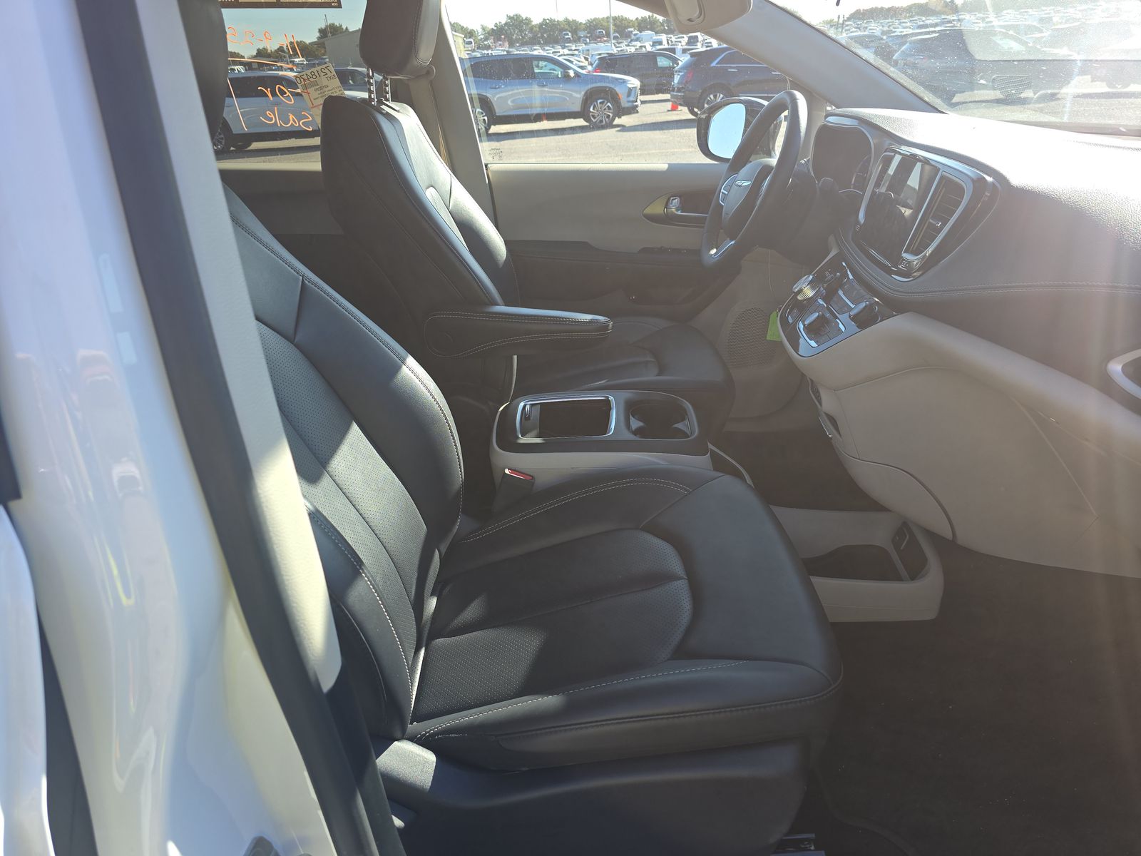 2024 Chrysler Pacifica Hybrid Select FWD