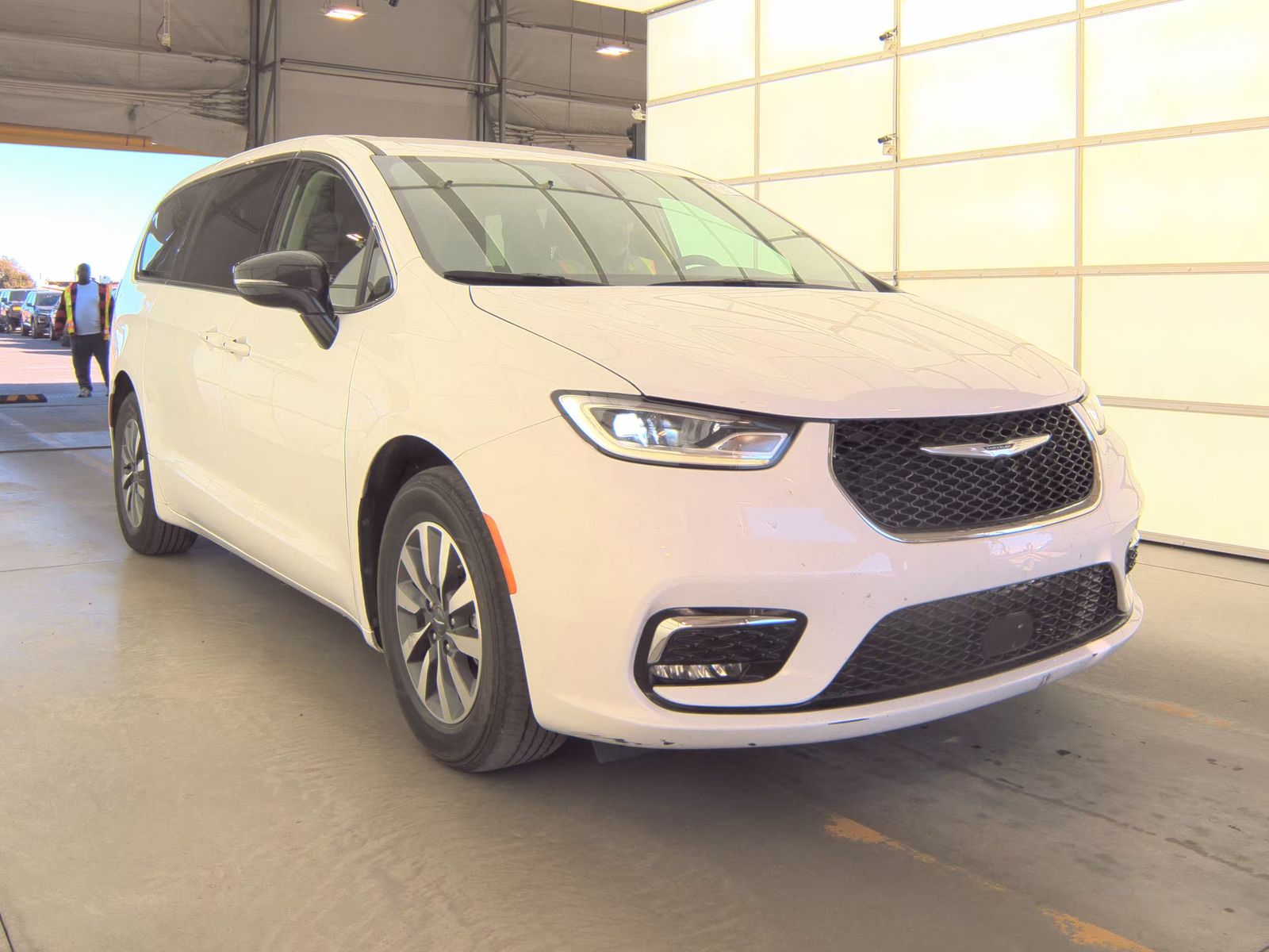 2024 Chrysler Pacifica Hybrid Select FWD