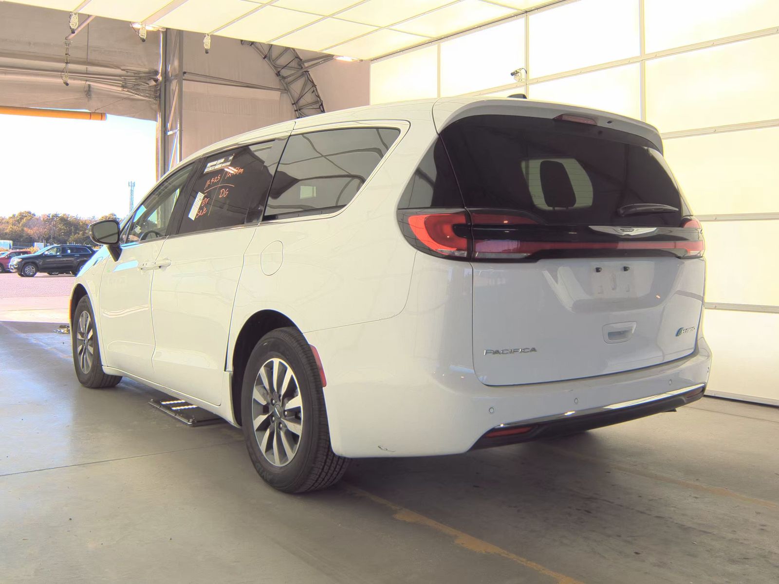 2024 Chrysler Pacifica Hybrid Select FWD