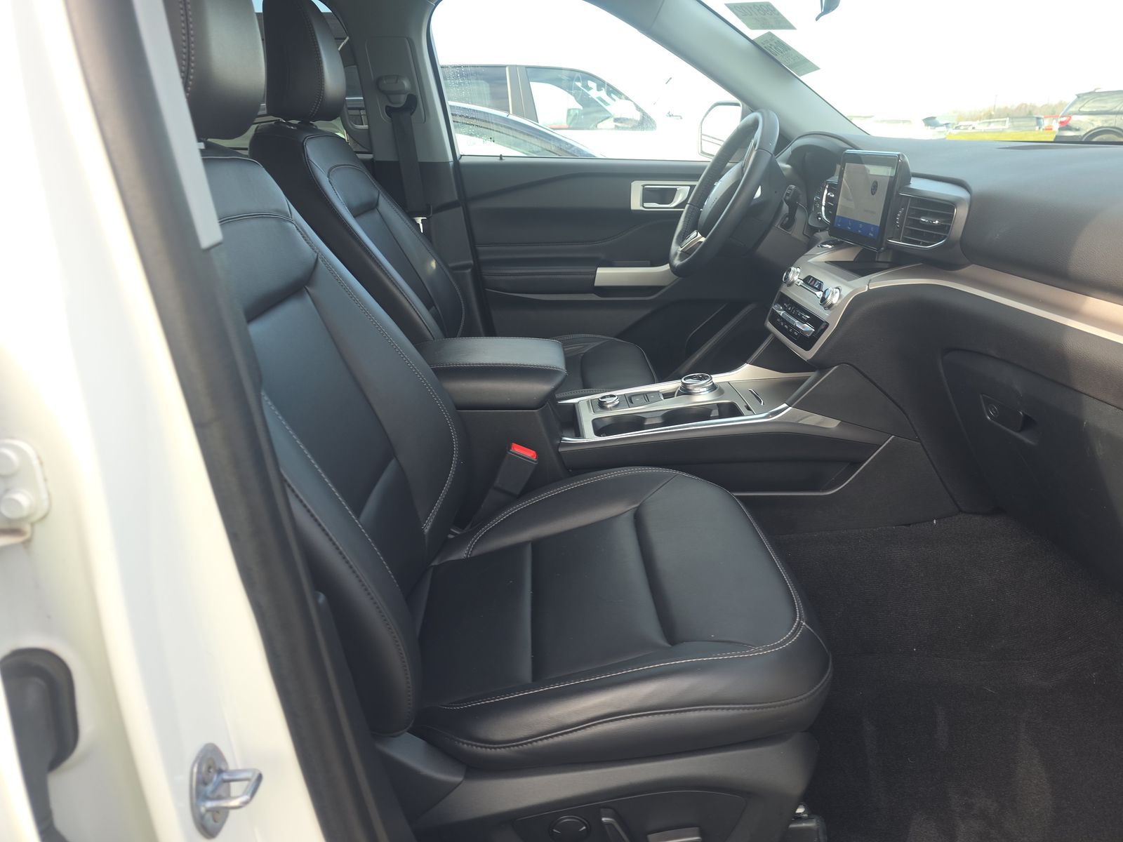 2023 Ford Explorer XLT AWD