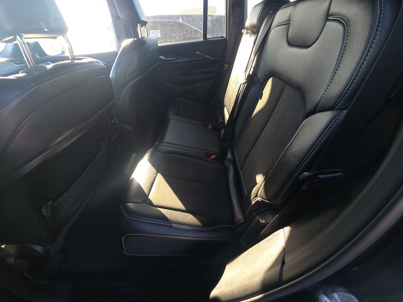 2023 Jeep Grand Cherokee Altitude AWD