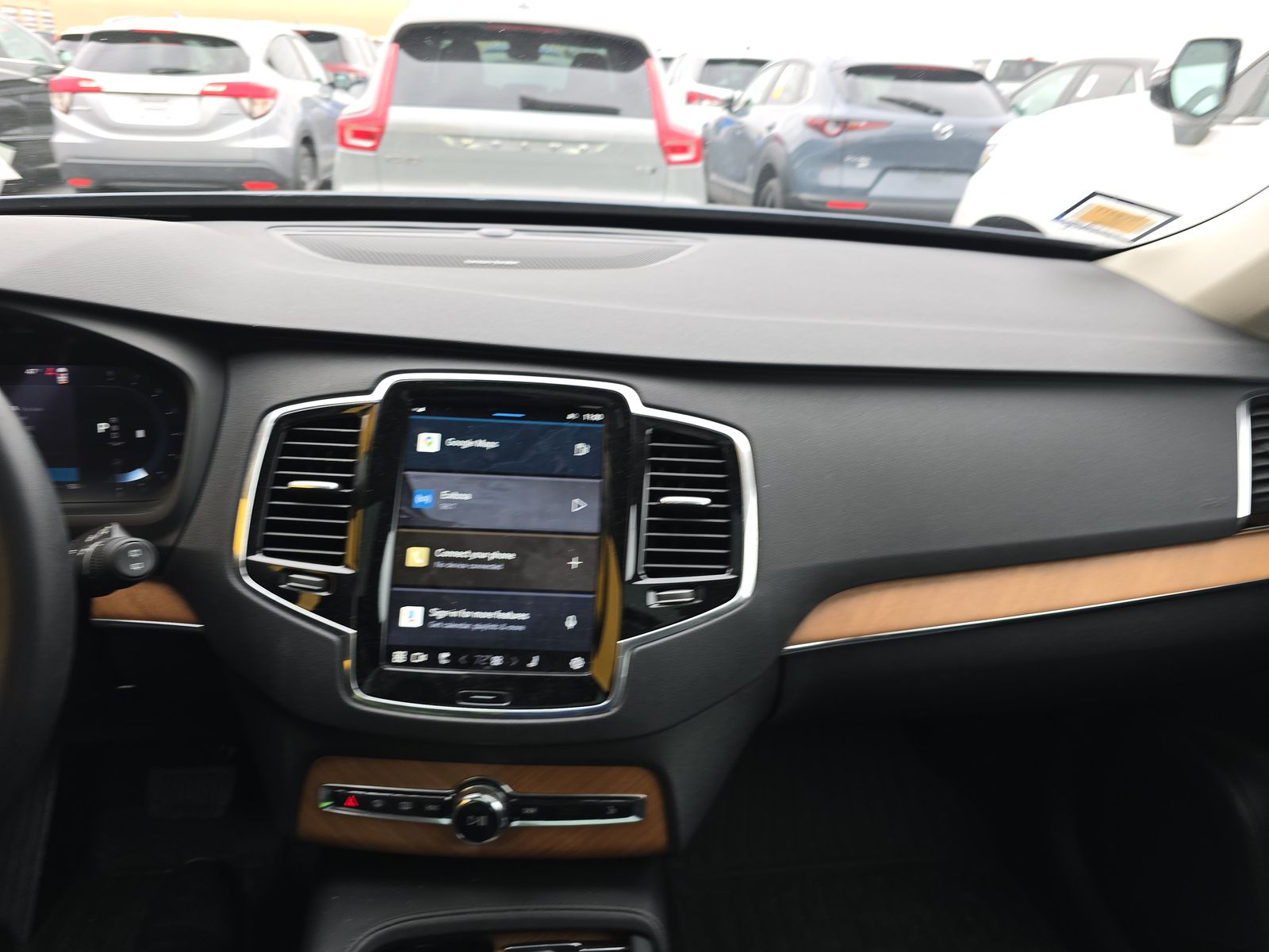 2023 Volvo XC90 B6 Plus AWD