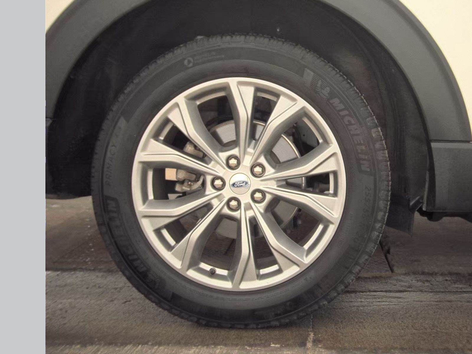 2023 Ford Explorer XLT AWD