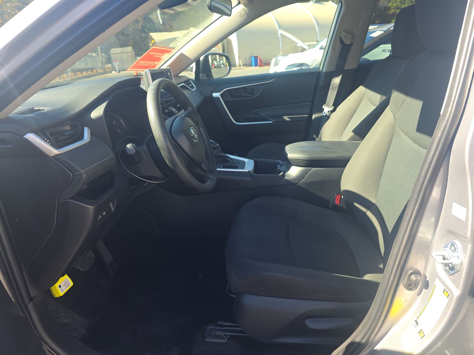 2025 Toyota RAV4 LE FWD