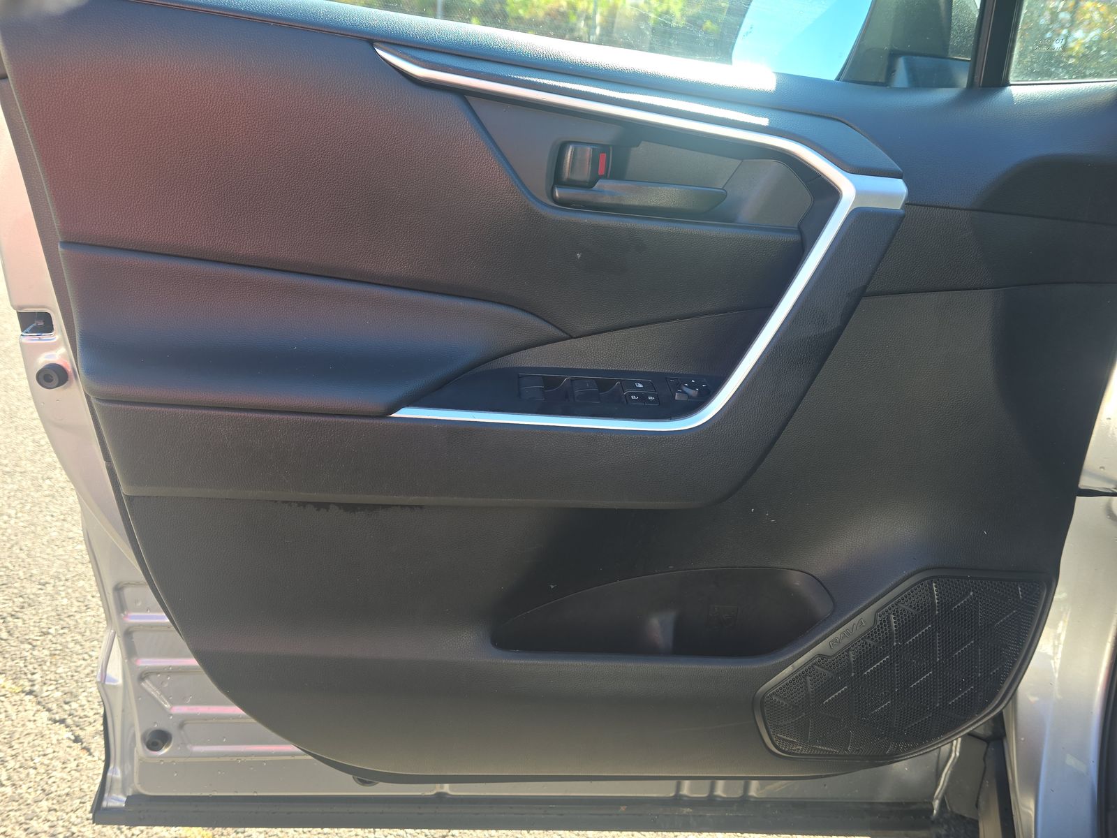 2025 Toyota RAV4 LE FWD