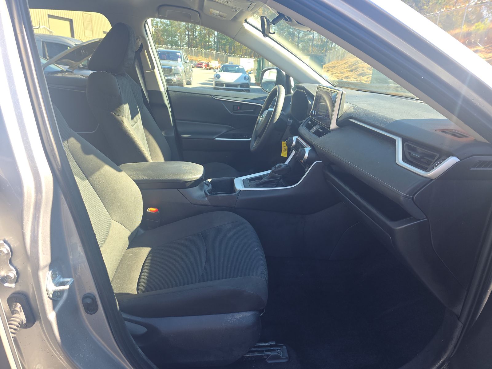 2025 Toyota RAV4 LE FWD