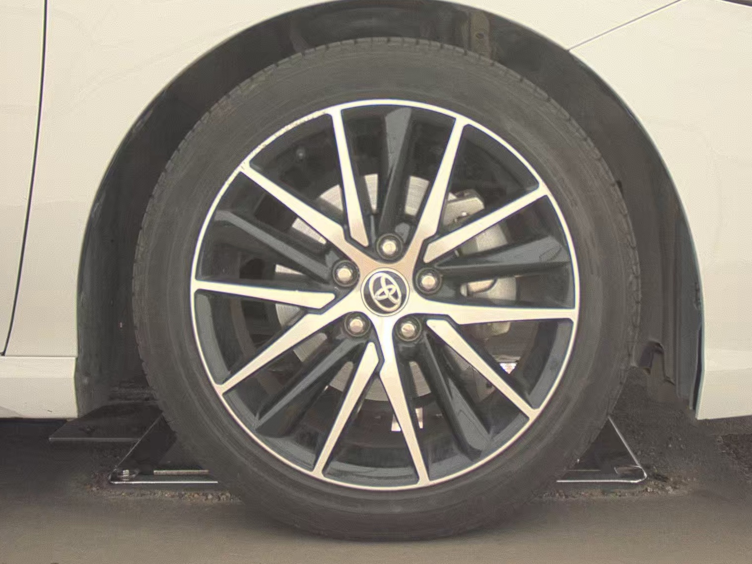 2023 Toyota Camry Hybrid SE FWD