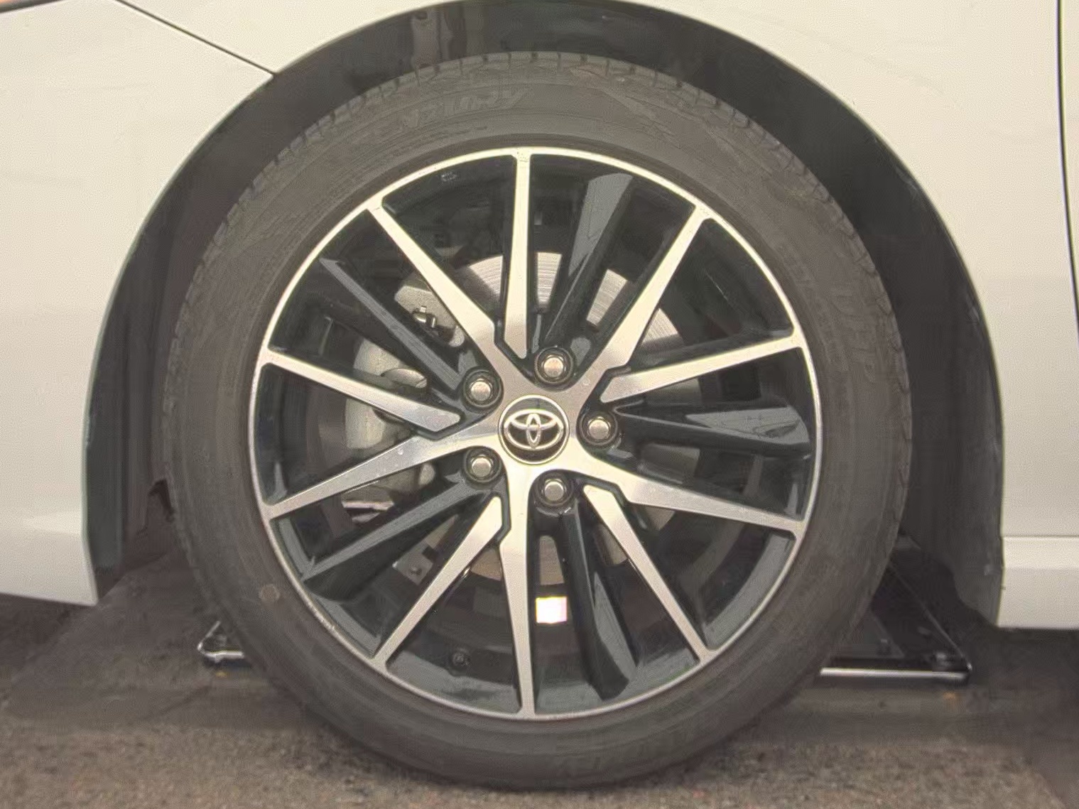 2023 Toyota Camry Hybrid SE FWD