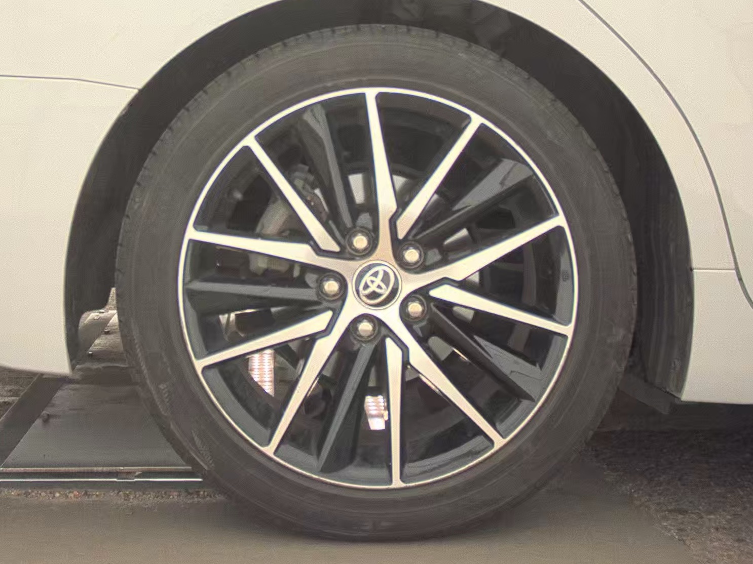 2023 Toyota Camry Hybrid SE FWD