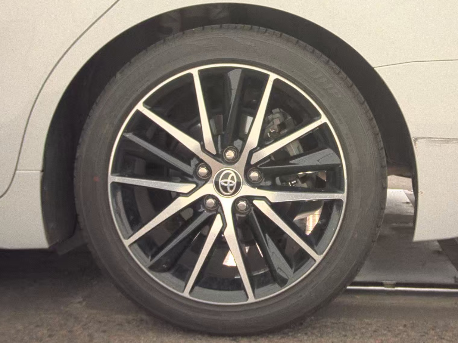 2023 Toyota Camry Hybrid SE FWD